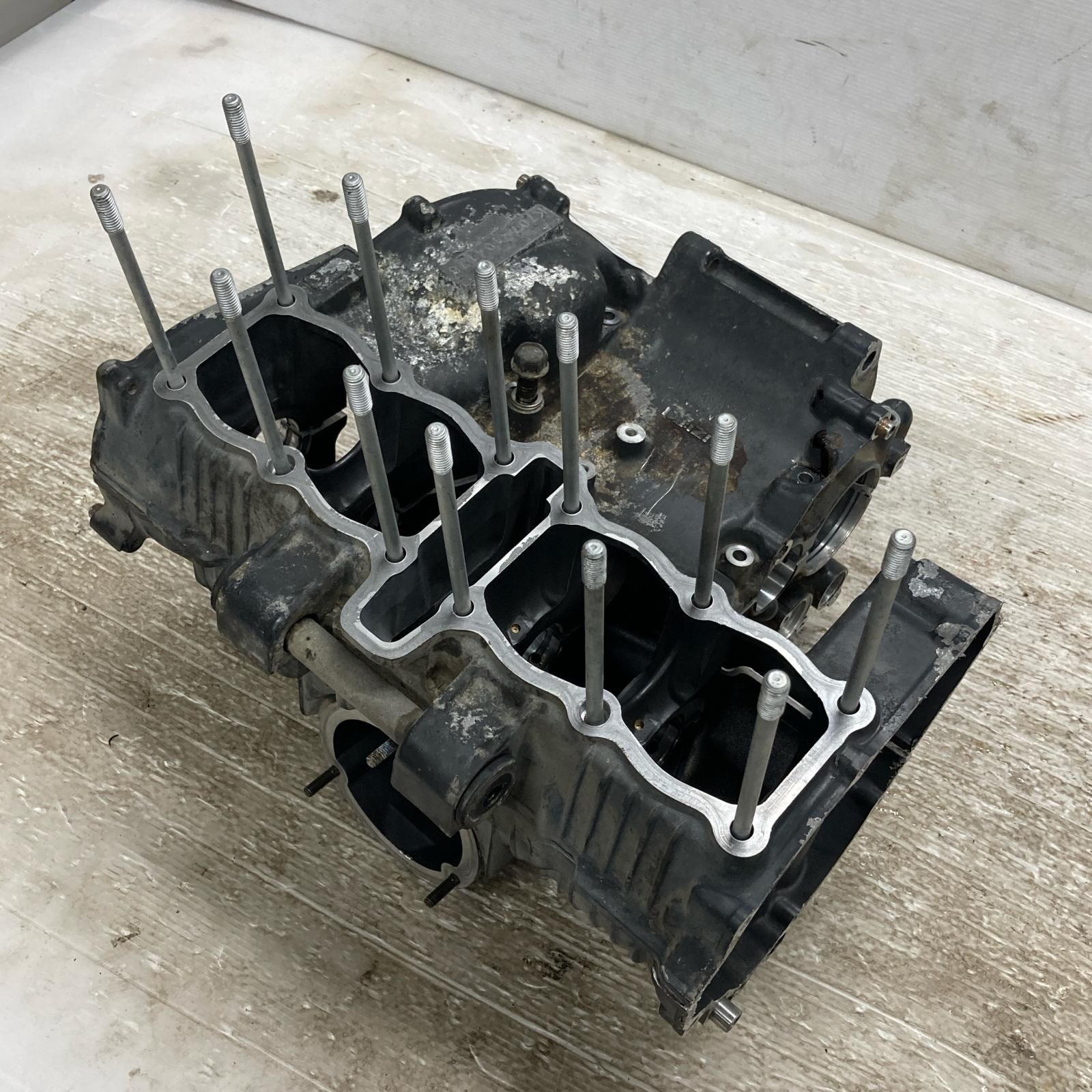 バイク SUZUKI GSX-R400 GK73A クランクケース スズキ