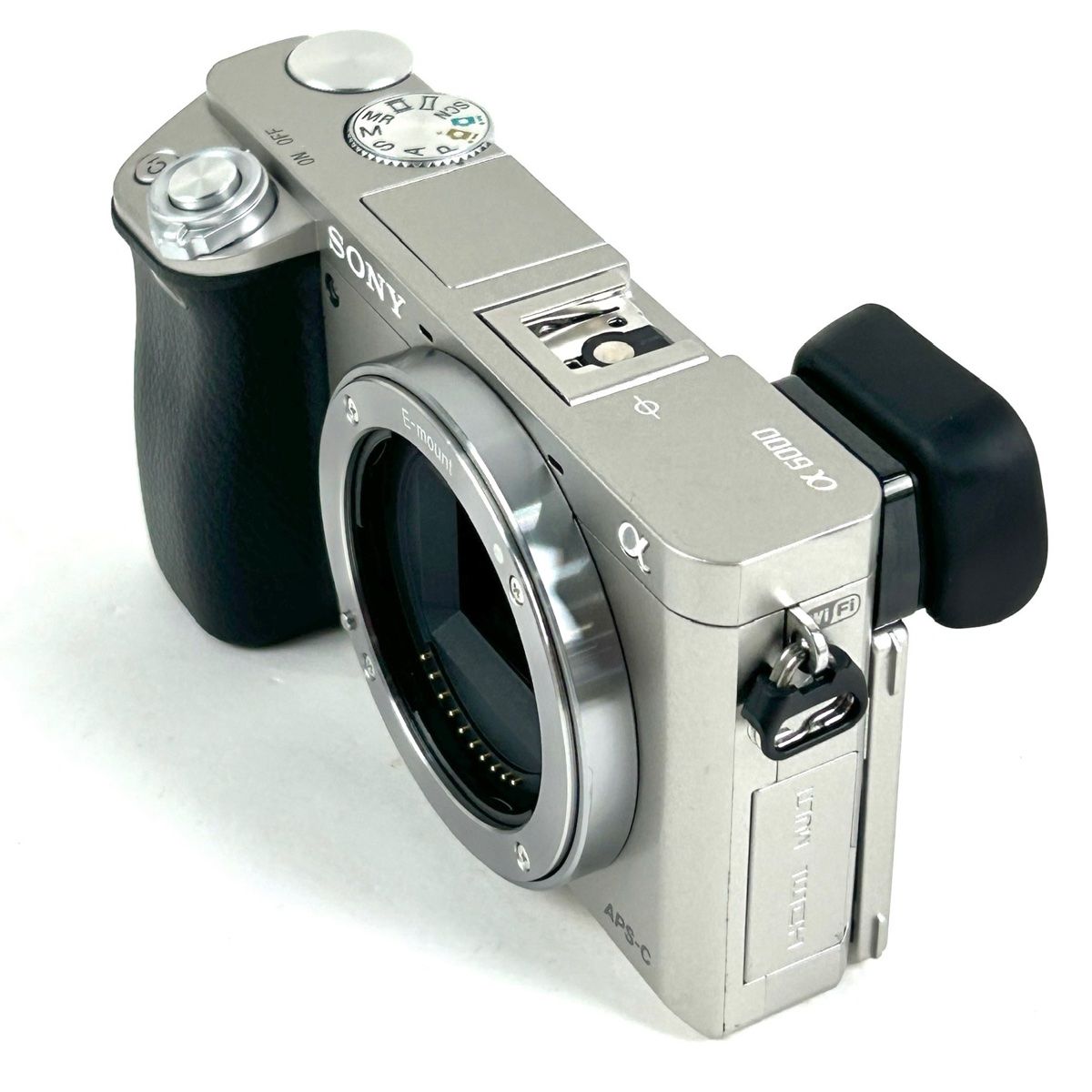 SONY ミラーレスカメラ α6000 レンズキット ILCE-6000 中古品