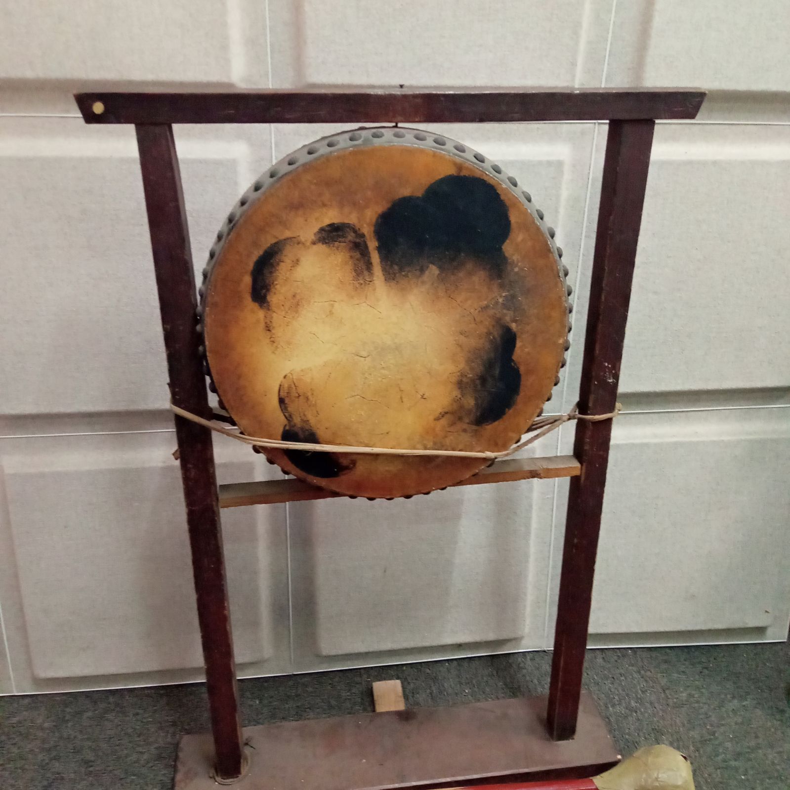 和太鼓 和楽器 和太鼓 締太鼓 金蒔絵 台座・バチ付 C R9387H