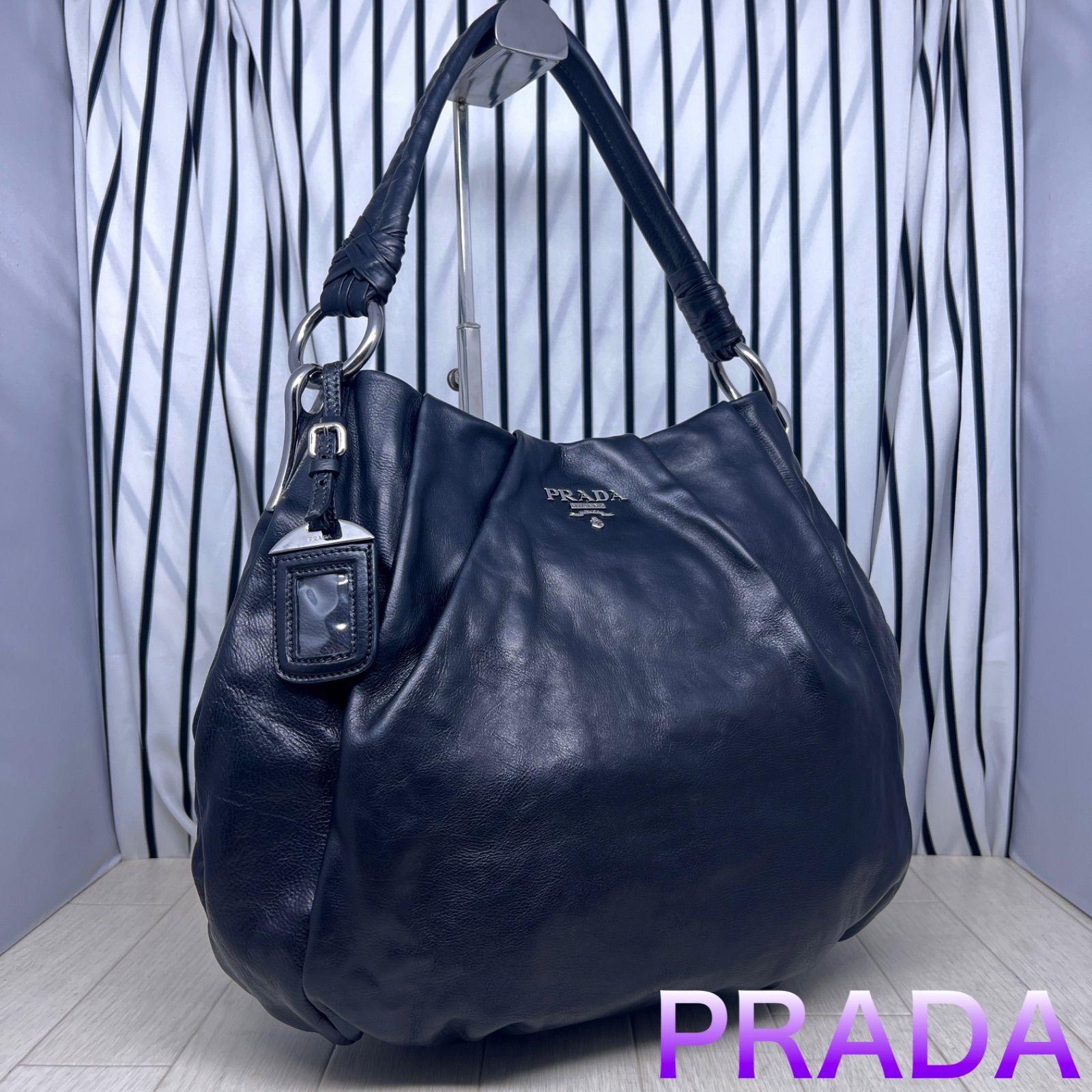 【美品】PRADA×プラダ A4収納可能オールレザーショルダーバッグ