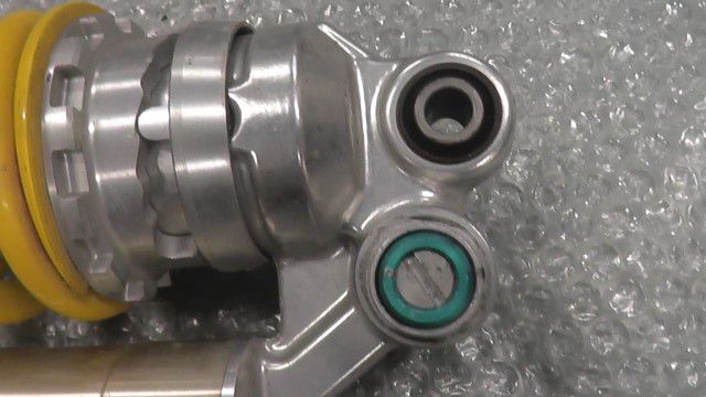 YZF-R1 JYARN095000000xxx の リアサスペンション 1757561701