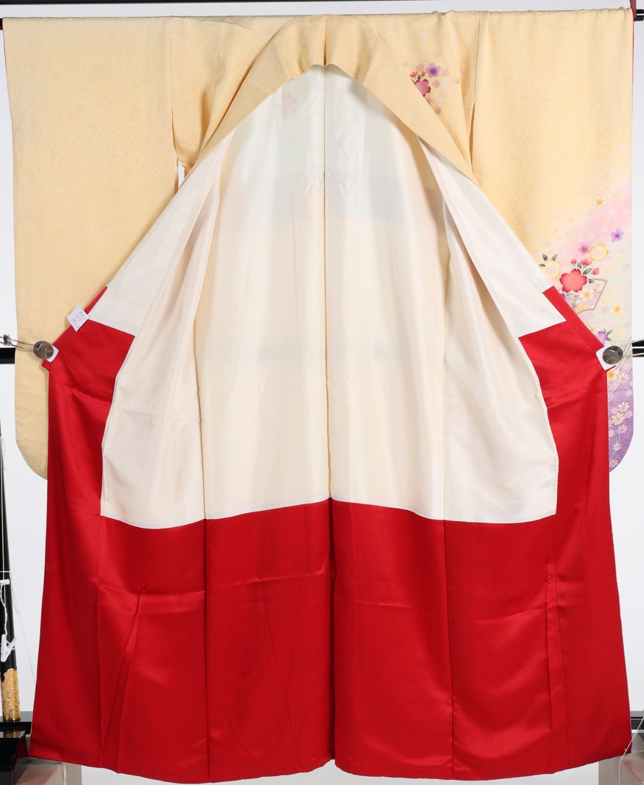 振袖【中古】 仕立上がりリサイクル品 淡い黄色 花柄 正絹 R166 - メルカリ