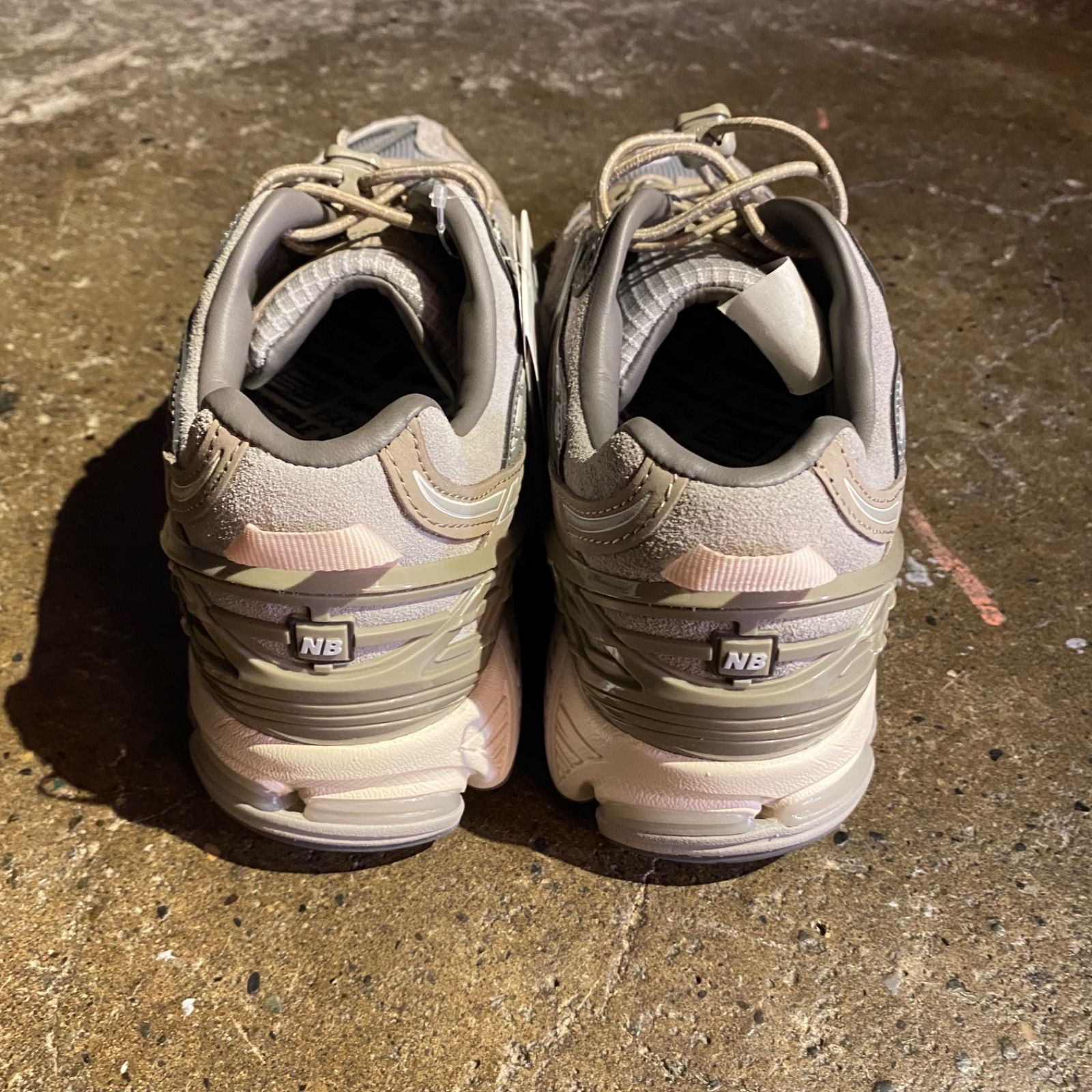 New Balance × INVINCIBLE × N.HOOLYWOOD 1906U 