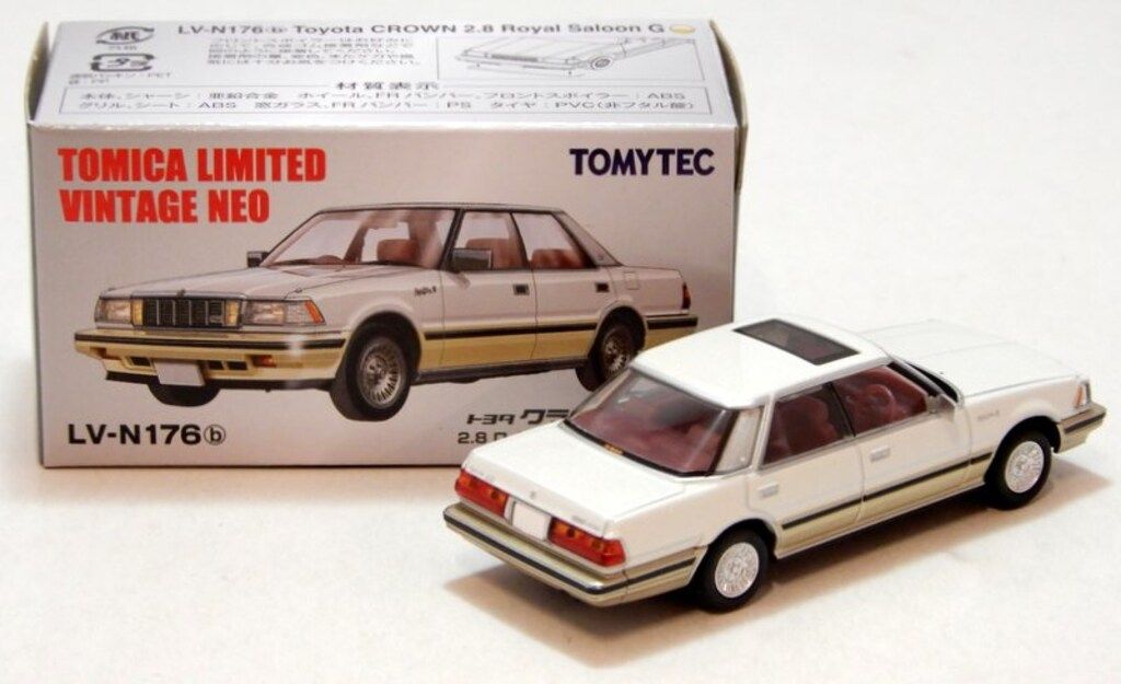 トミーテック TOMICA LIMITED VINTAGE NEO トヨタ クラウン ハードトップ 2.8 ロイヤルサルーンG 83年式 パール 金 LV-N176b