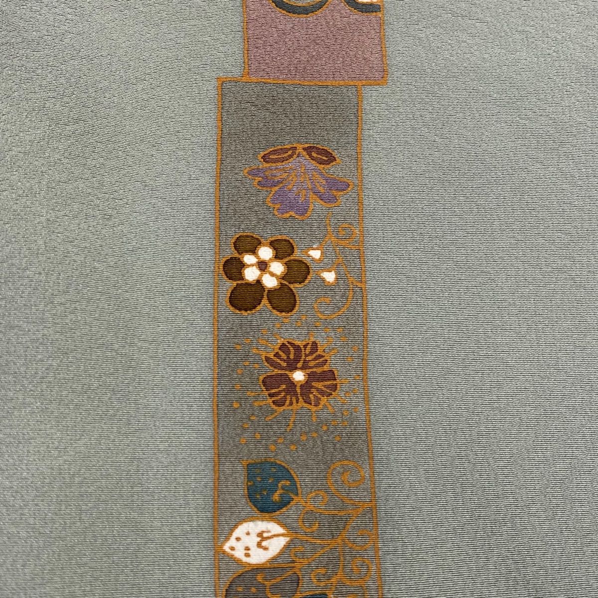 付下げ 身丈159cm 裄丈64.5cm M 袷 短冊 草花 金彩 薄緑 正絹 秀