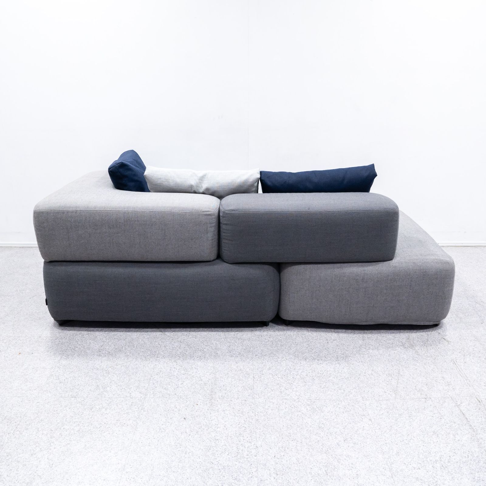 中古品】FRITZ HANSEN フリッツ ハンセン ALPHABET SOFA アルファベットソファ 2人掛け ファブリック グレー  ピエロ・リッソーニ 定価76万 - メルカリ