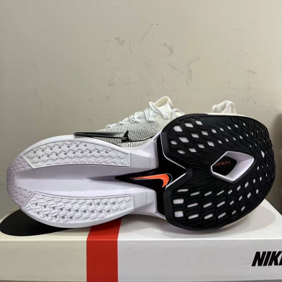 新品未使用 ナイキ Nike Air Zoom Alphafly Next% 2 スニーカー