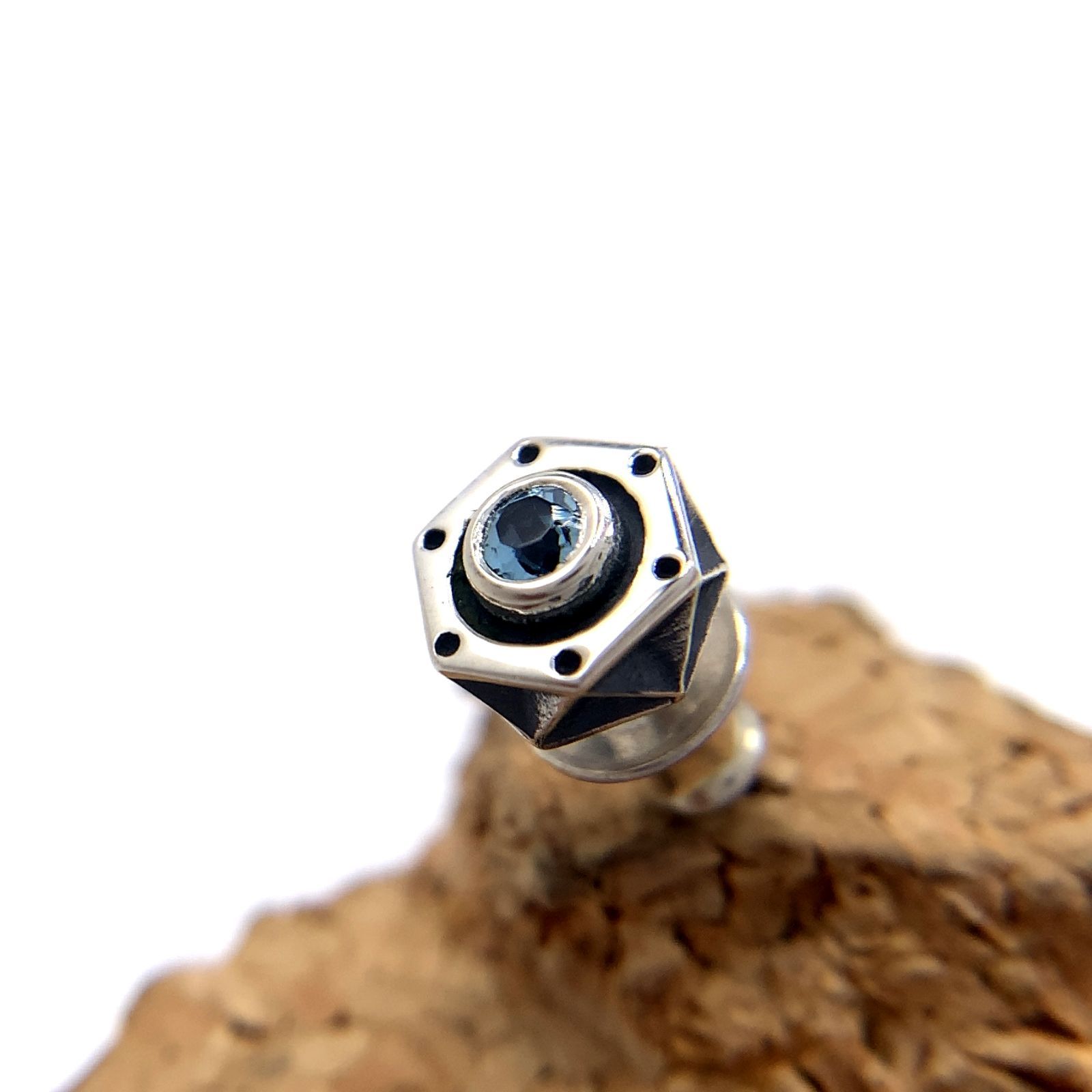 ブルートパーズ|シルバー925ピアス メンズ片耳ピアス|セカンドピアス|シルバーアクセサリー メンズアクセサリー|彼氏プレゼント|誕生日プレゼント|pe39