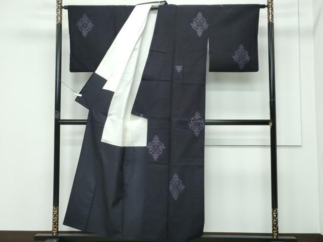 平和屋着物 上 本場結城紬 重要無形文化財 100亀甲 菱花文 井上商事謹製 紫黒色地 証紙付き CZAA3385s5