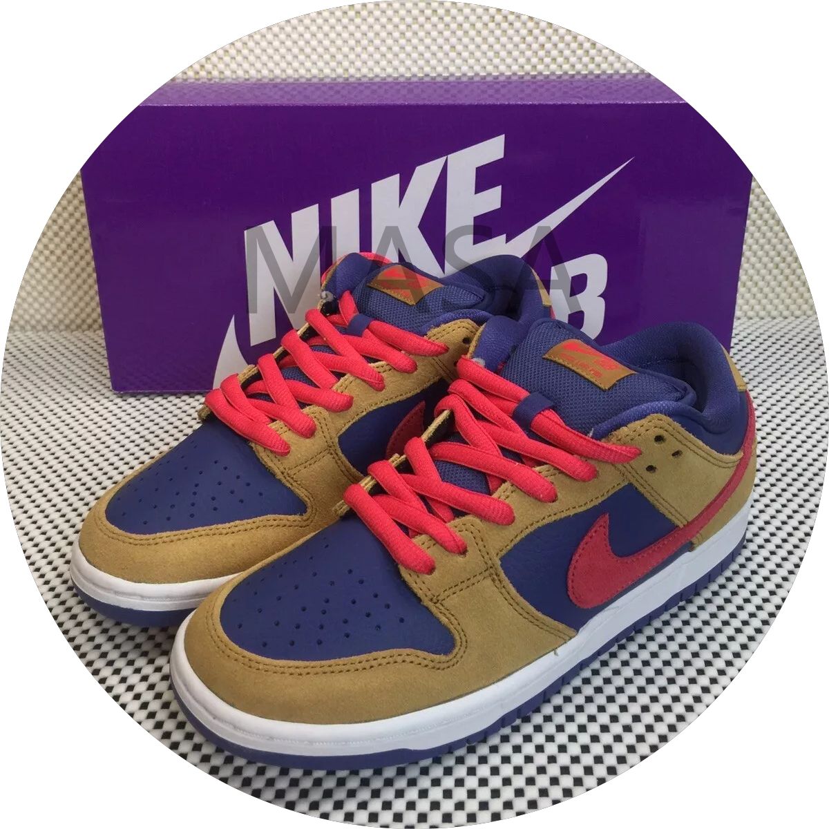 【お買い得】ナイキ Dunk Low Reverse Papa Bear Wheat Red Purple Retro SB Rare【並行輸入】 男女兼用です