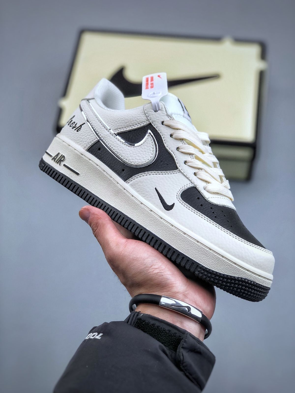 ナイキ スニーカー Nike Air Force 1 Low 07男女兼用 並行輸入品