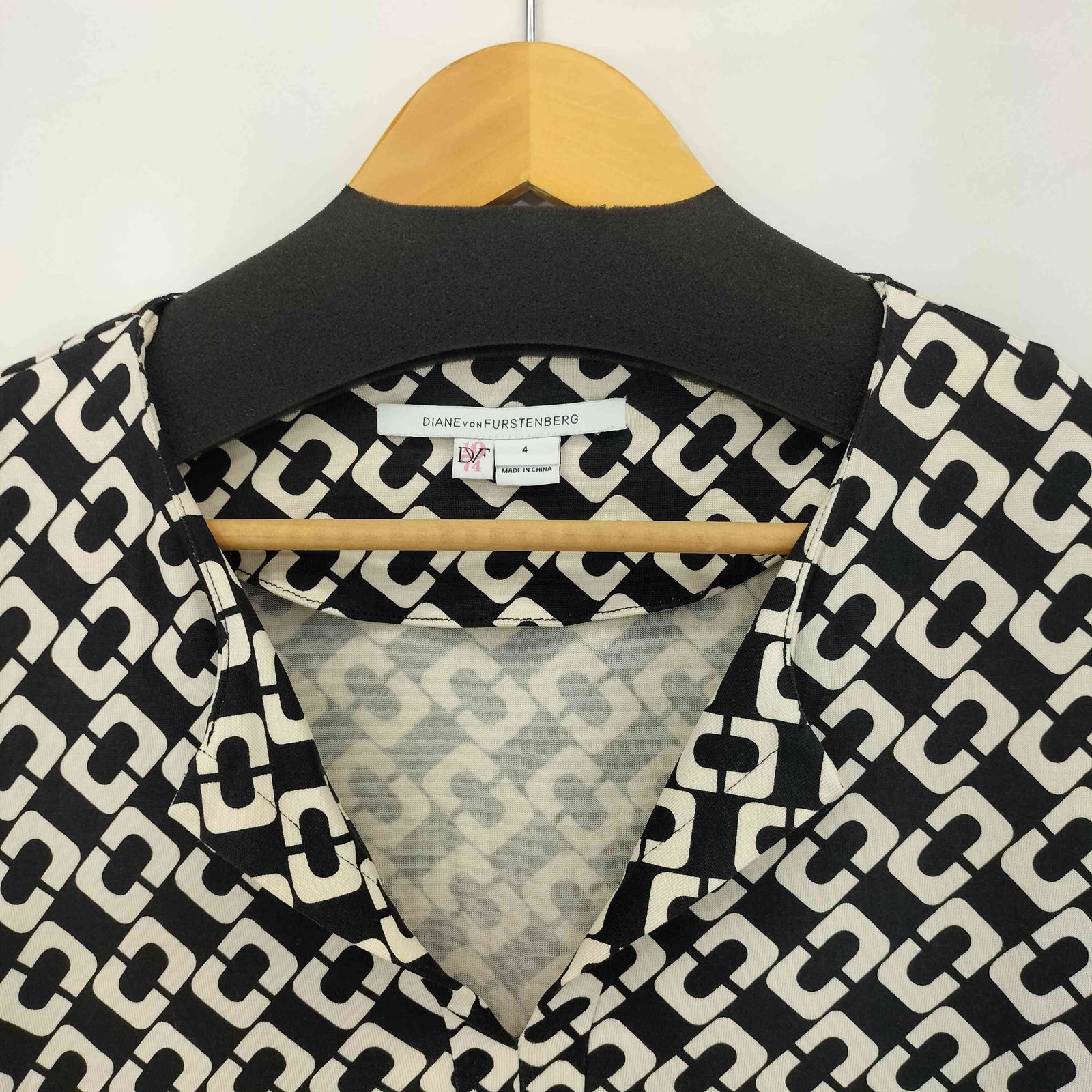 ダイアンフォンファステンバーグ DIANE VON FURSTENBERG 総柄