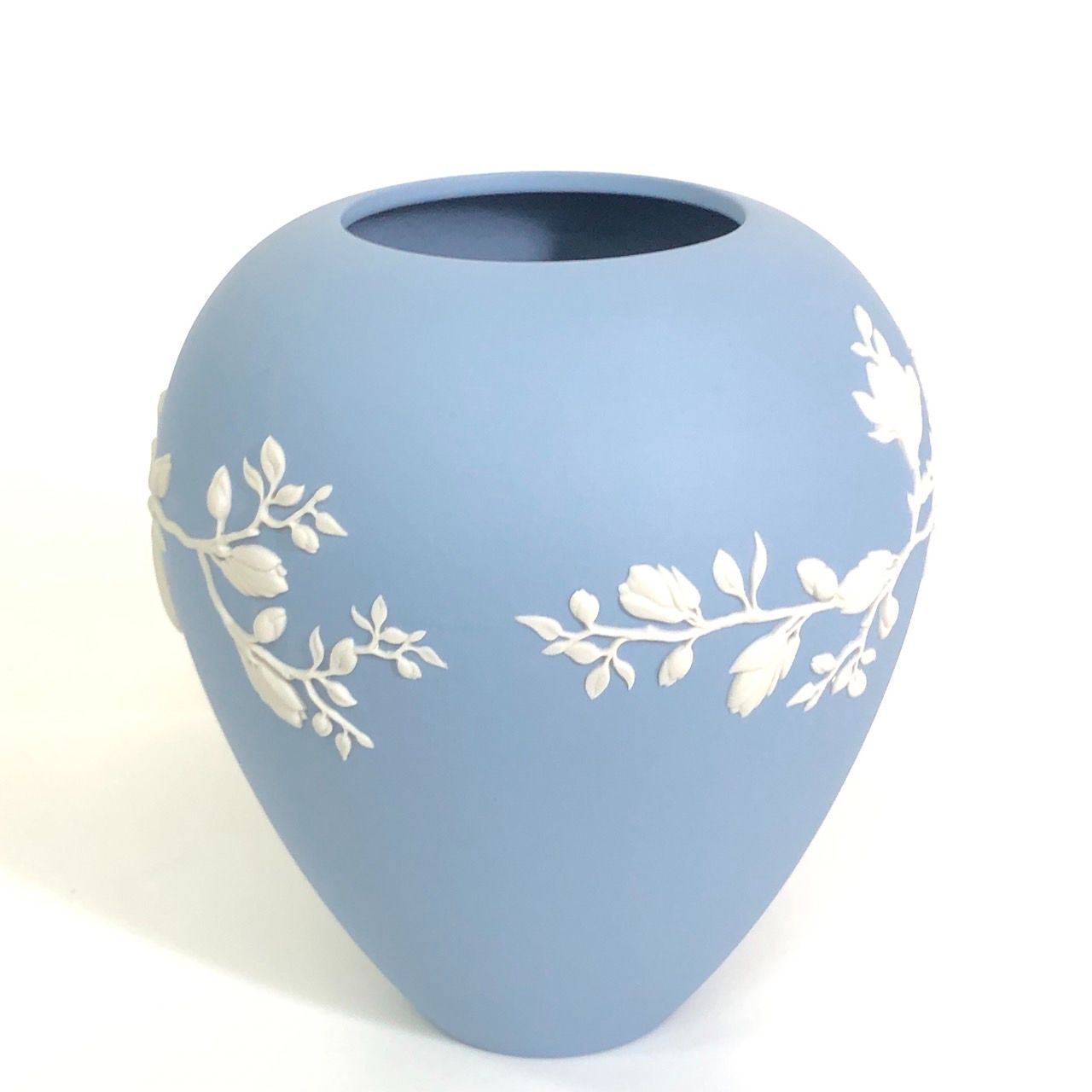 【新品未使用】ウェッジウッド マグノリア ブロッサム ベース 花瓶 マグノリア ブロッサム ベース|WEDGWOOD公式オンラインストア