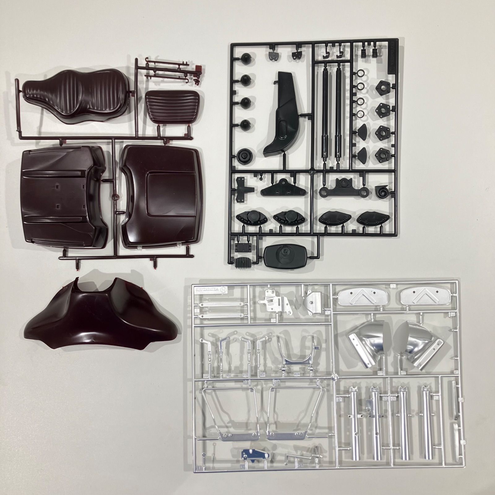 ハーレーダビッドソン FLH クラシック サイドカー付き 1/6 プラモデル