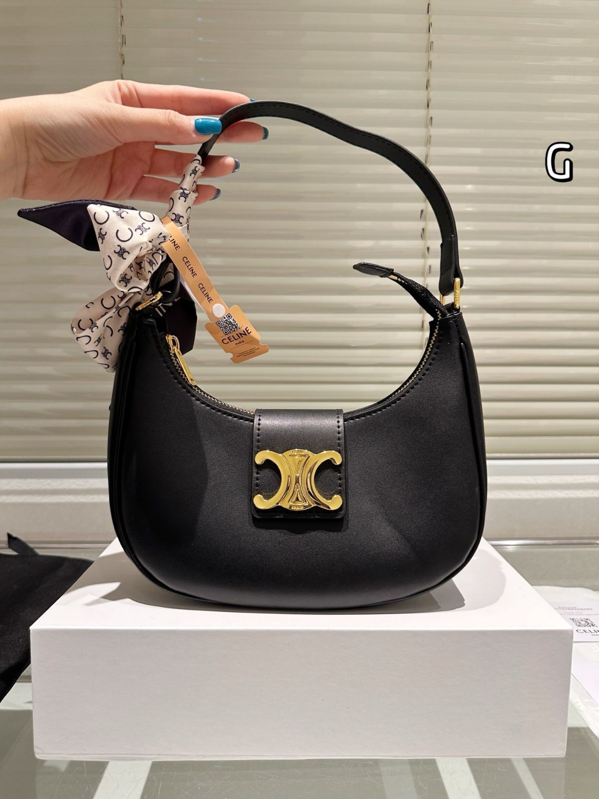 ⭐︎CELINE⭐︎正規品⭐︎未使用⭐︎ブロンドバナナ 今日特価】Celine Ava Triomphe アームバッグ Lisa スタイル-WTO