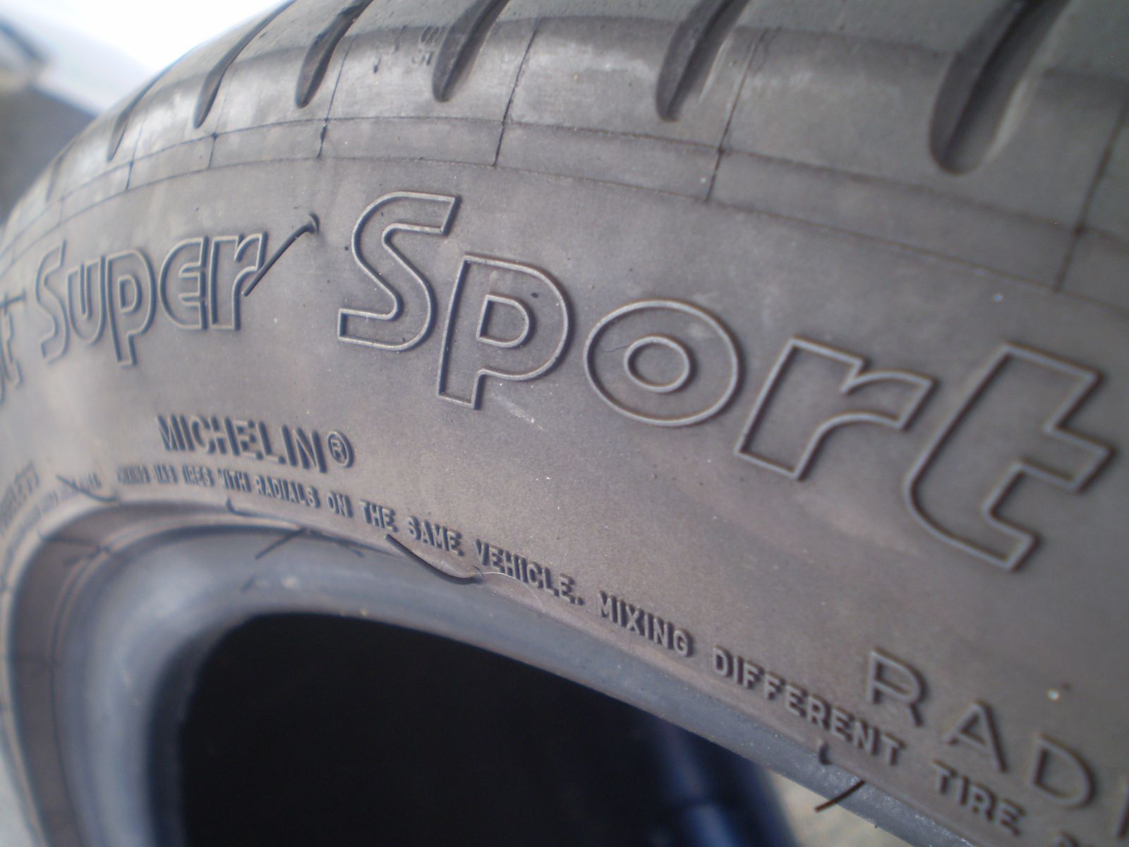 NICHELIN PILOT SUPER SPORT 275 35ZR20 1本