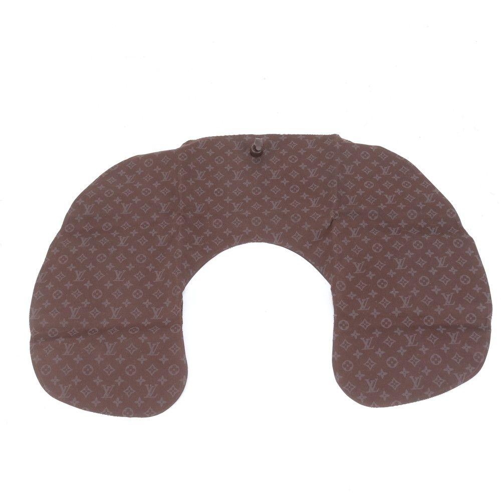 極美品 ルイヴィトン モノグラム ネックピロー アイマスク トラベル