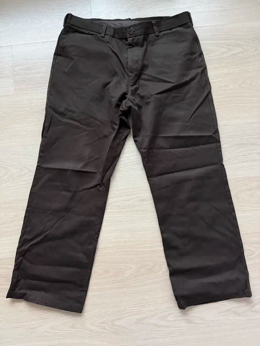 ブラックアウト チノ パンツ 茶色 XL