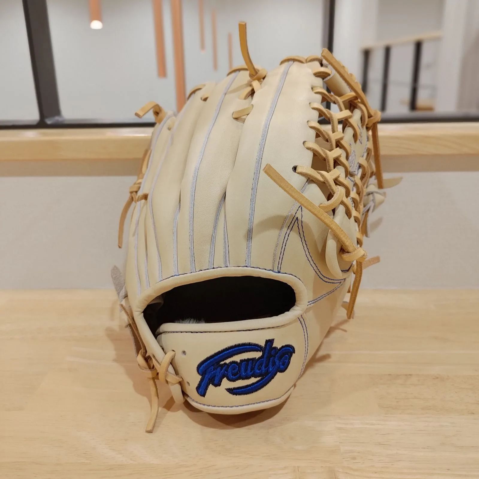 新品　FREUDISO(フロイディーゾ)グローブ　グラブ　硬式　野球　投手用 新品 FREUDISO(フロイディーゾ)グローブ グラブ 硬式 野球 投手