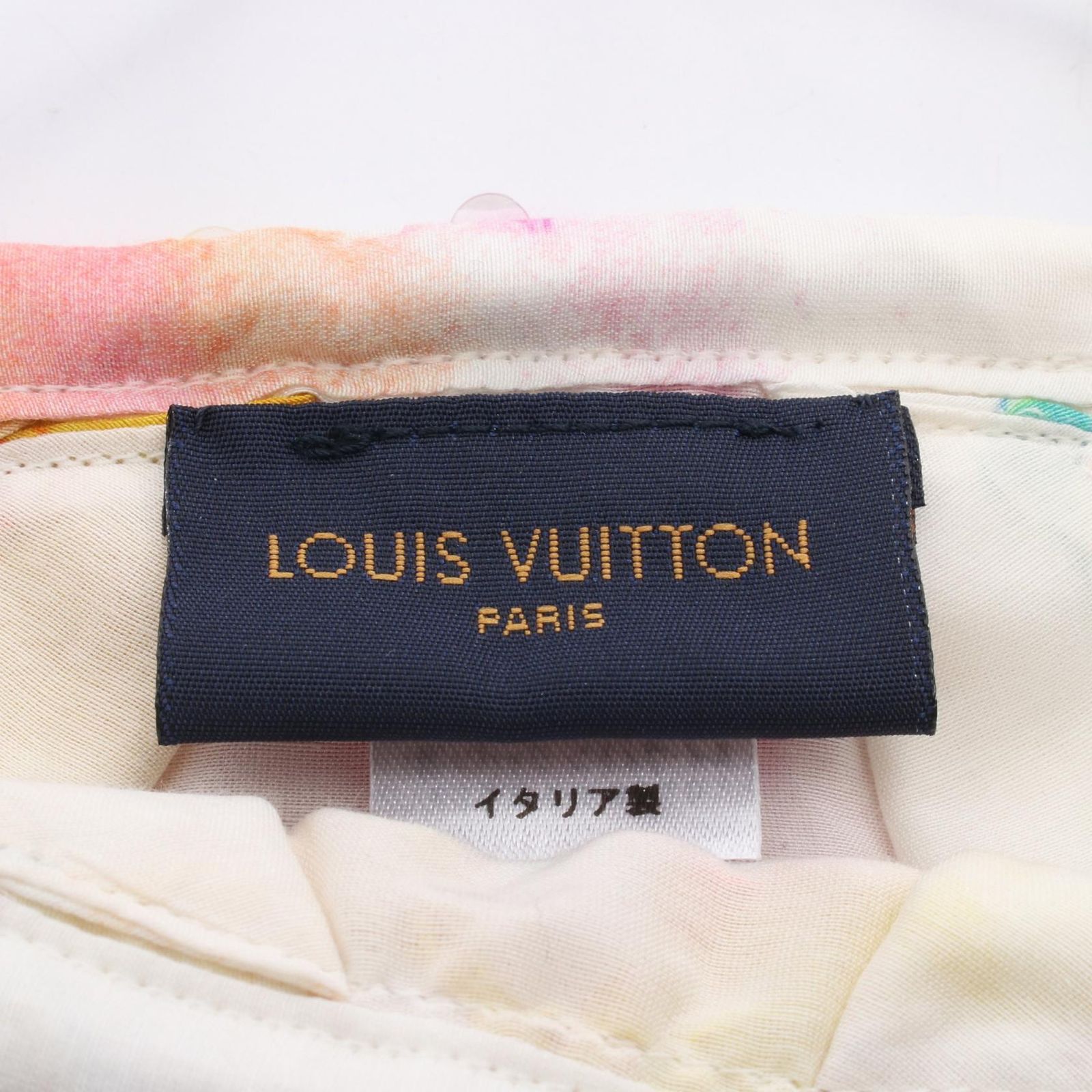 【未使用★ポーチ付】レア！LOUIS VUITTON マスク ロゴ入り 未使用☆ポーチ付】レア！LOUIS VUITTON マスク ロゴ入り 小物