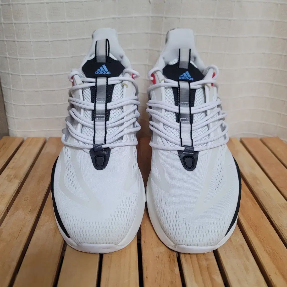 V1 Alphaboost adidas ⁄ アディダス | スニーカー メンズ ランニング