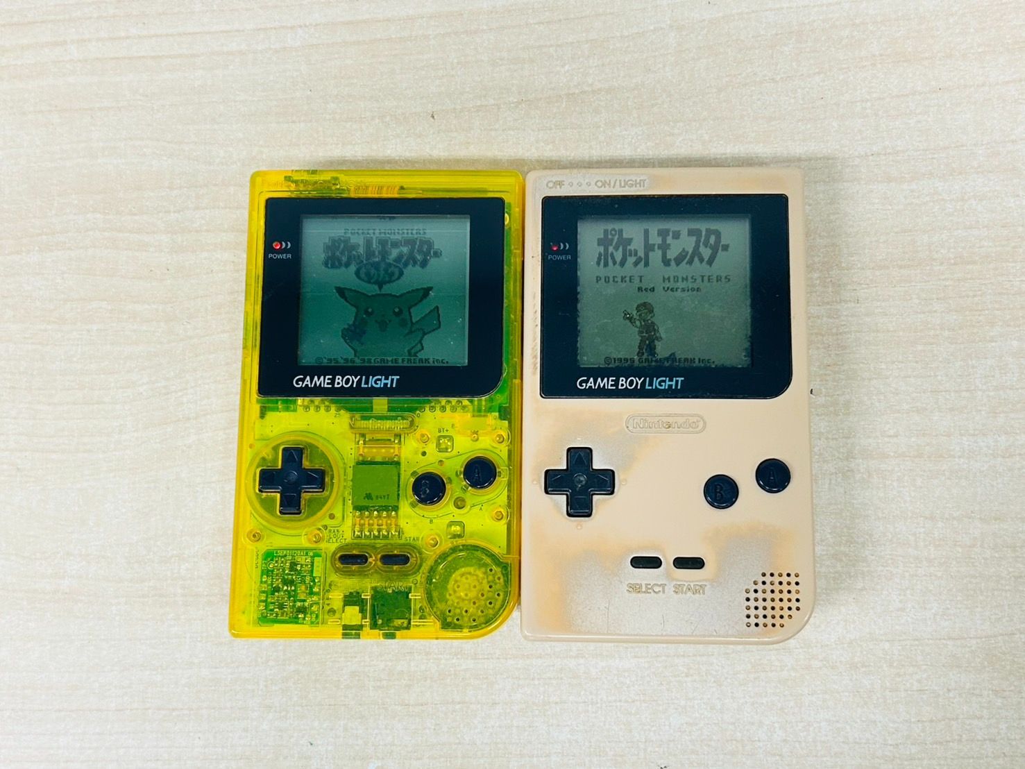 ゲームボーイライト ピカチュウイエロー 美品 待ち望ん