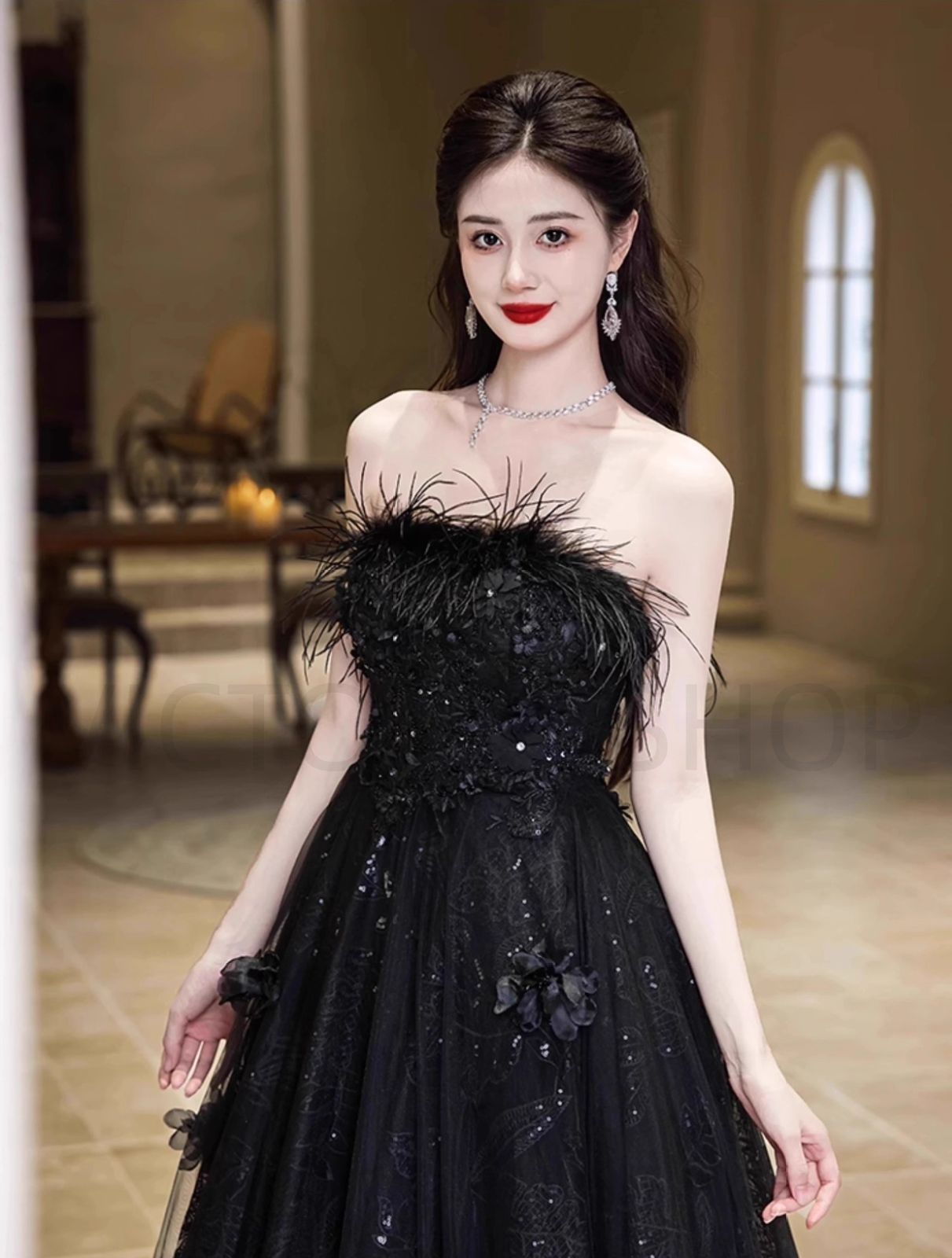 本物 ブラックドレス フェザードレス 前撮り・二次会 ウェディング