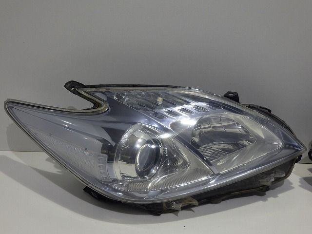 プリウス ZVW30 前期 左右 ヘッドライト ハロゲン KOITO 47-29 M3 管1319-4 前期 トヨタ プリウス ZVW30 純正 ヘッドライト ハロゲン