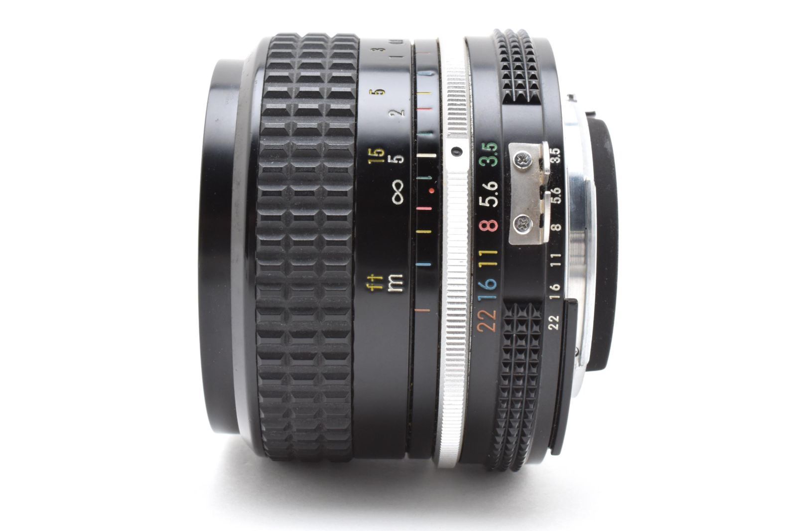 直感的な Nikon ニコン Ai Nikkor 28mm F3.5 広角 単焦点 MF マニュアルレンズ フィルム一眼レフ用 レンズ ニッコール Aiマウント フィルムカメラ対応 B923 【史上最も激安！】