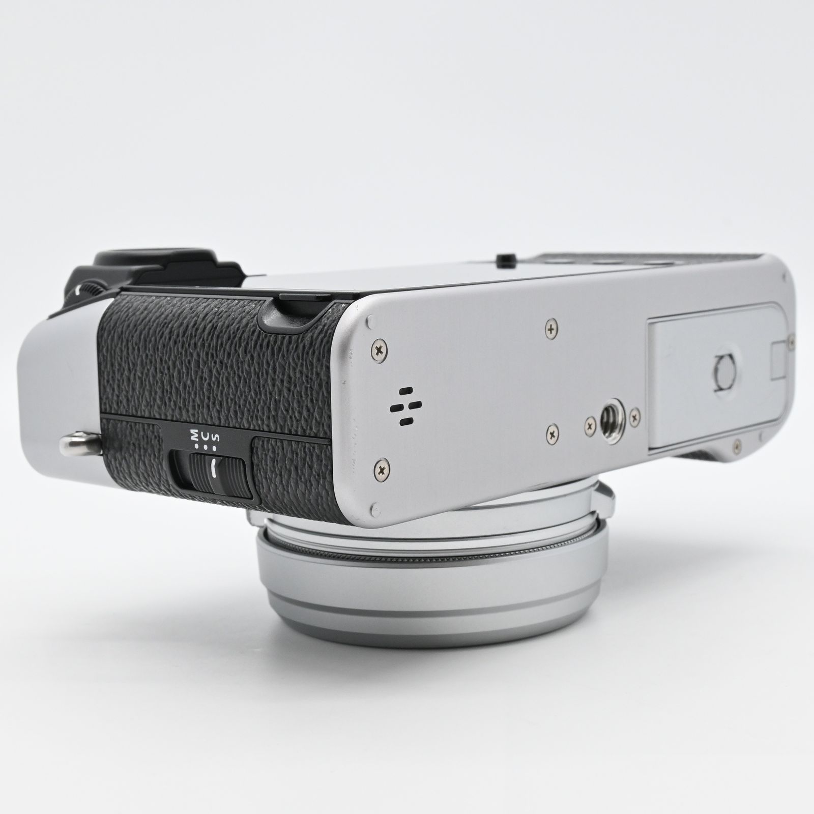 ☆美品☆FUJIFILM X100VI シルバー ショット数 1817回 多言語モデル