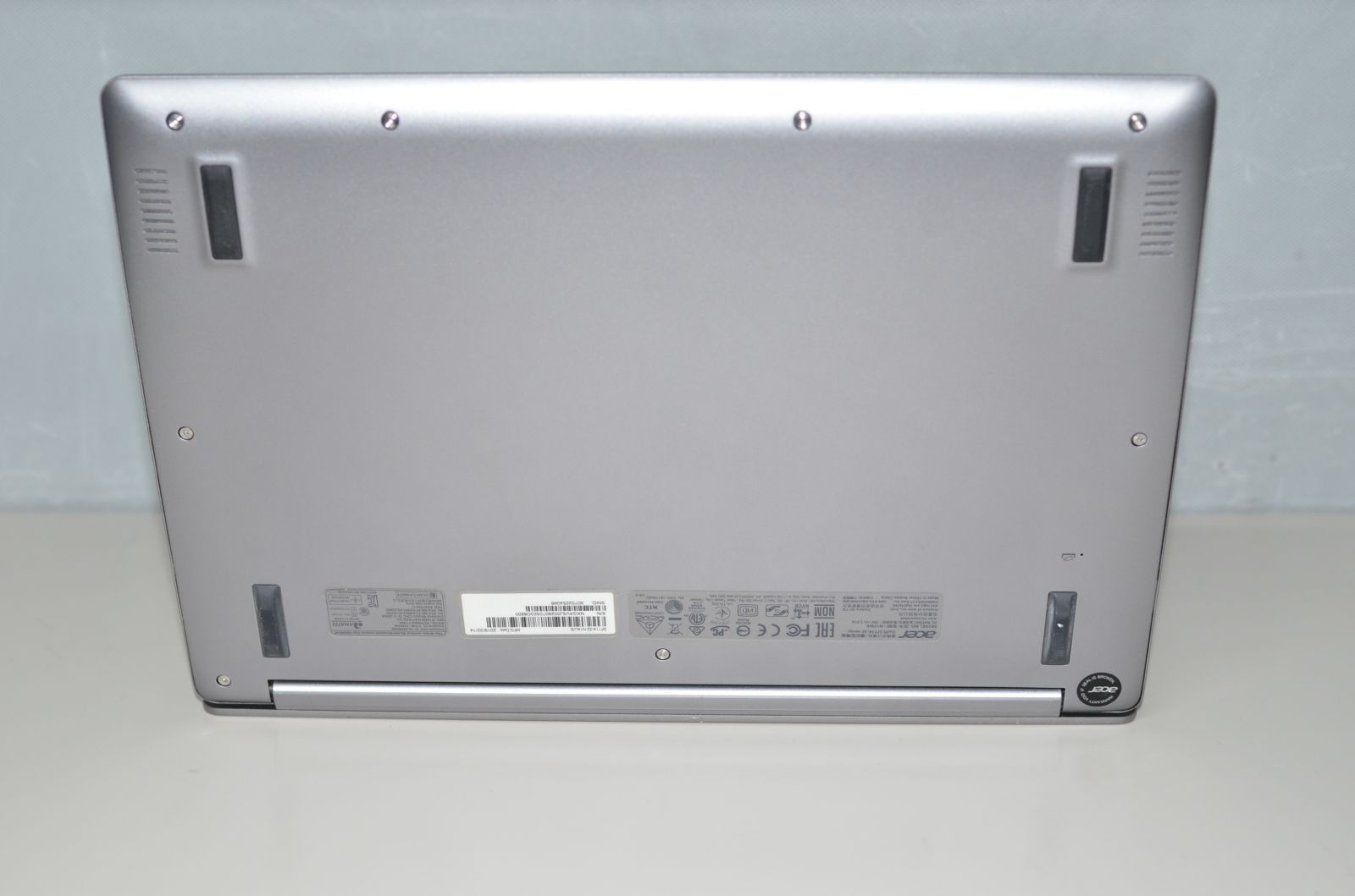 薄型ノートPC 爆速SSD256GB Acer Swift SF114-32