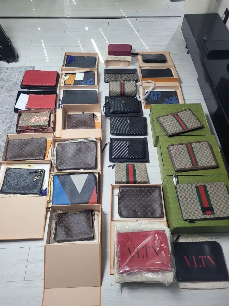 シャネル レッド キルティング クラッチバッグ 正規品 インナー サービス WWW_MORNINGWALKER_COM