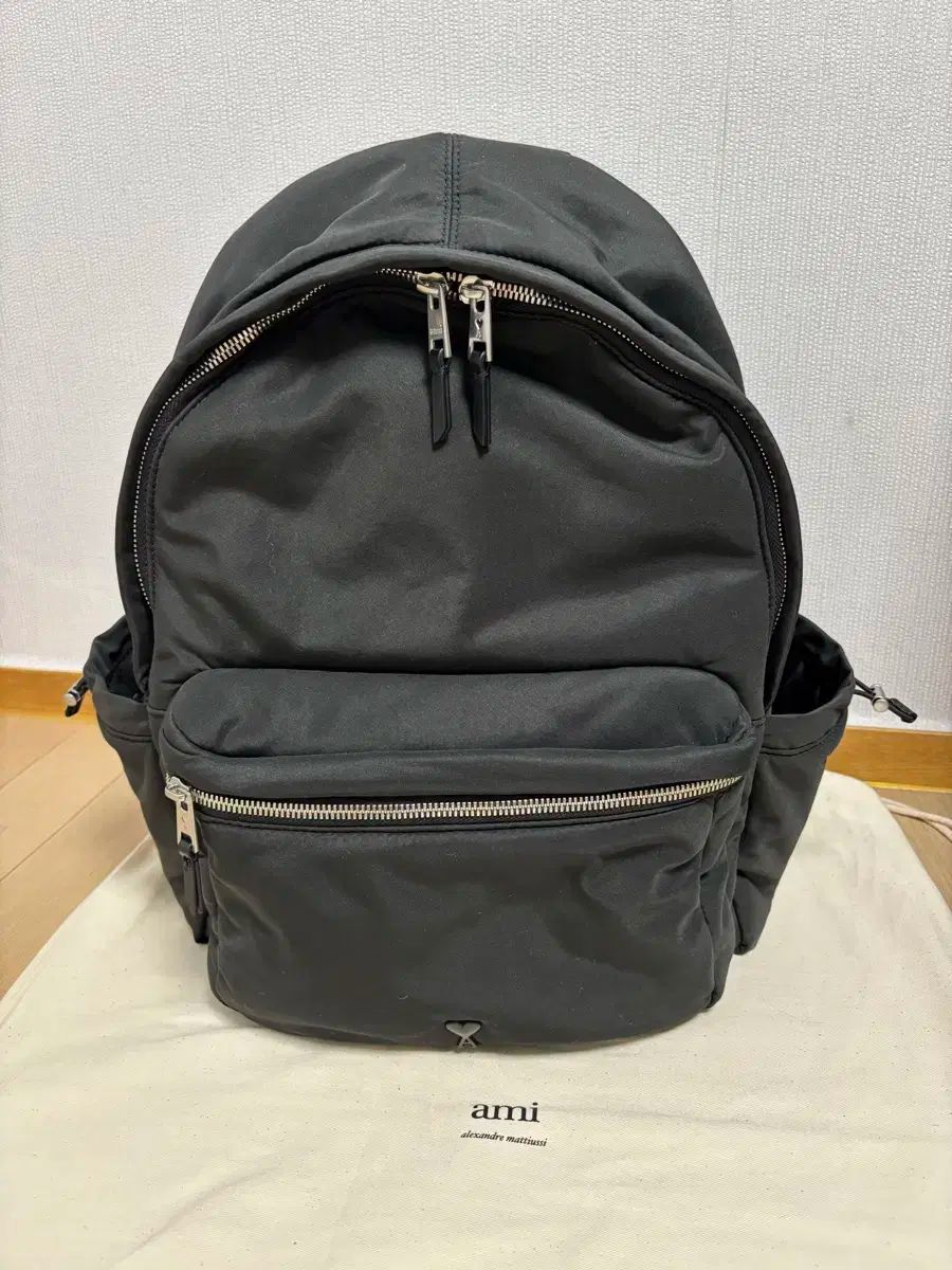 AMI PARIS ハートロゴ バックパック リュックサック AMI PARIS(アミパリス) ハート リュック リュックサック
