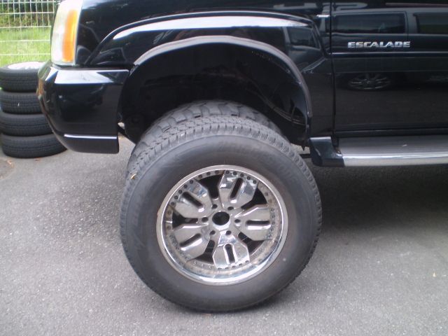 キャデラック エスカレード スタッドレスタイヤ＆LEXANI ホイルセット