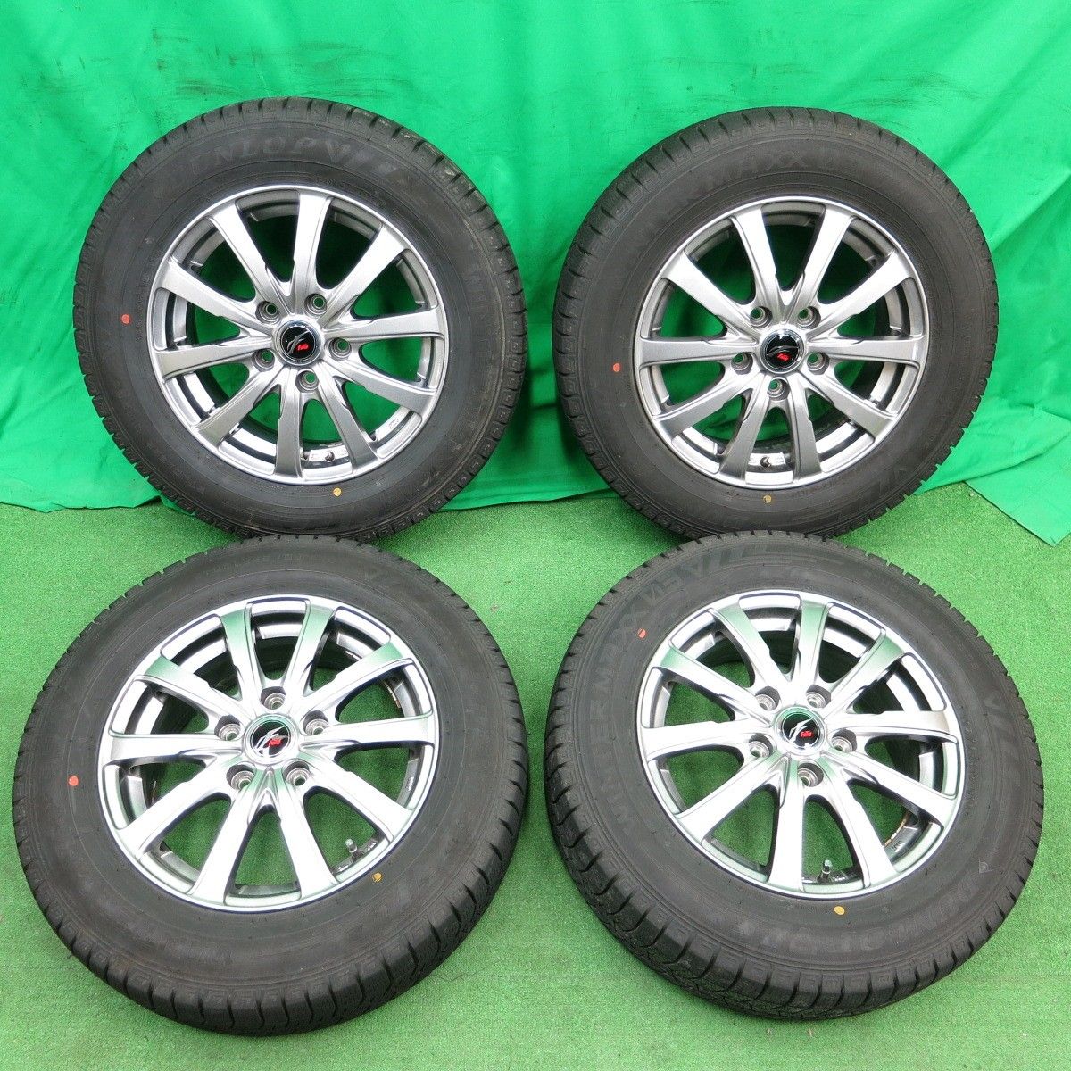 *送料無料* バリ溝！21年！綺麗！9.5分スタッドレス 195/65R15 ダンロップ ウインターマックス03 Fang ファング 15インチ PCD114.3/5H4042702ナス