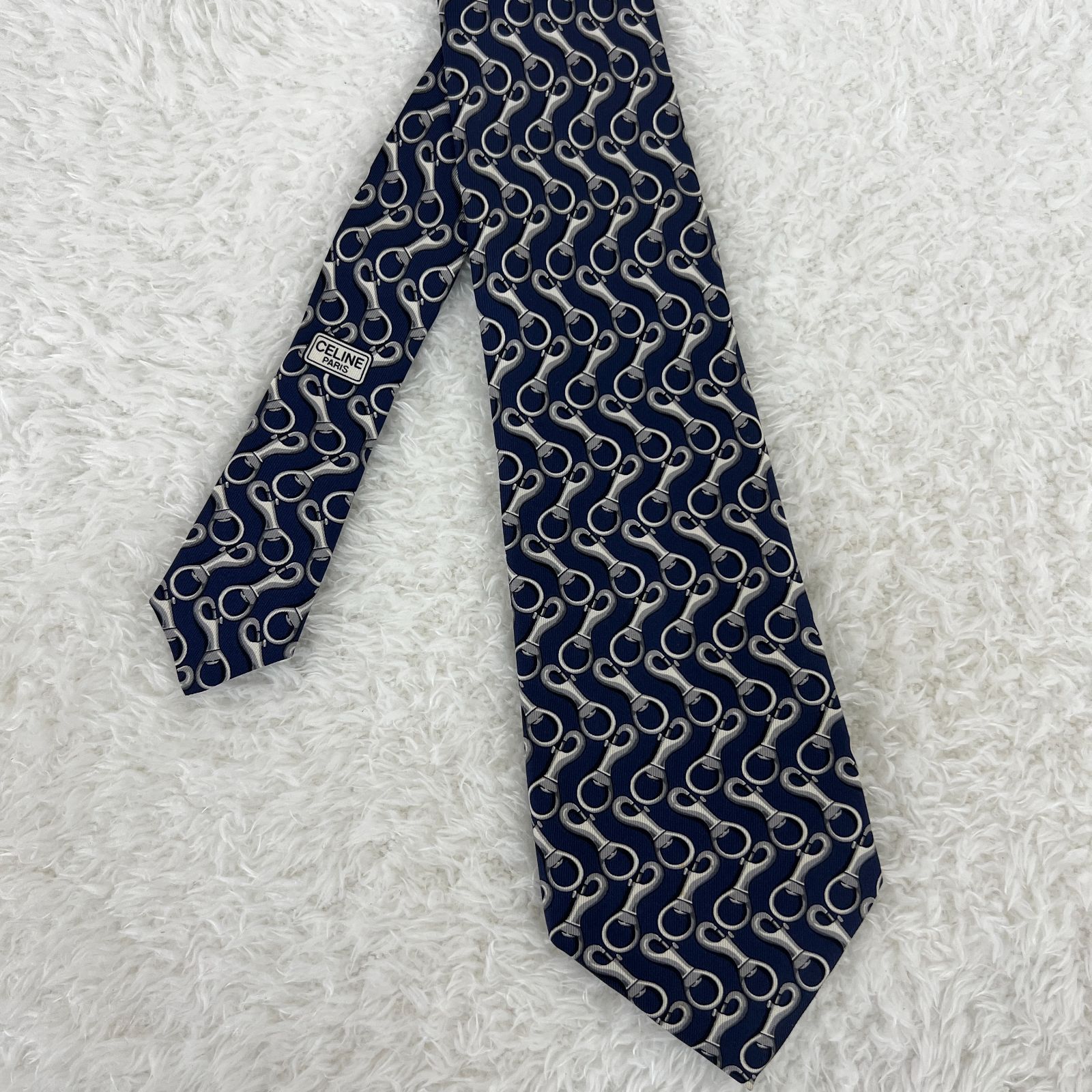 美品》CELINE (セリーヌ) シルクネクタイ カラビナ柄 - メルカリ