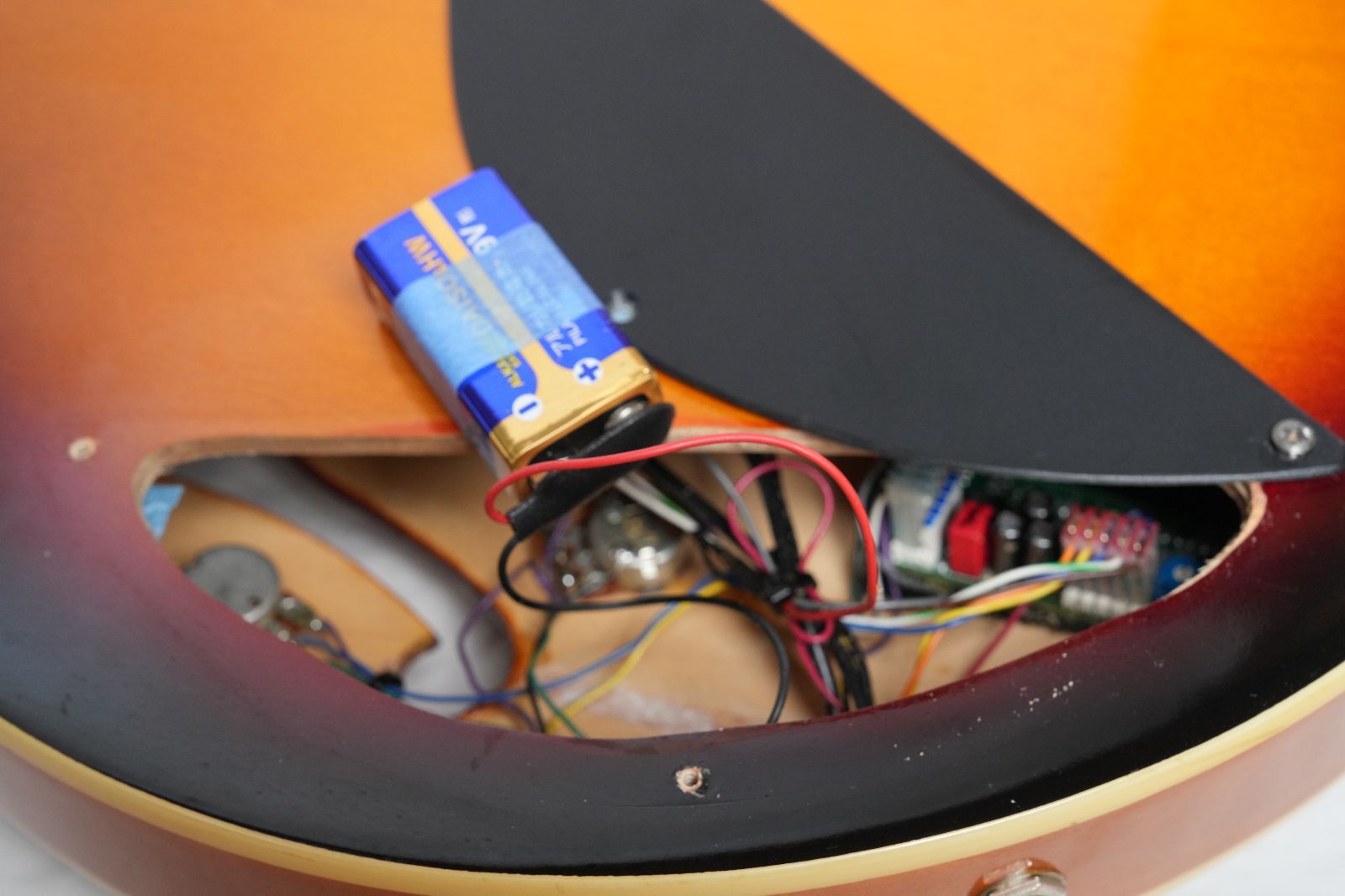 Epiphone エピフォン RIVOLI VC 97年製 セミアコベース ☆Epiphone by Gibson☆RIVOLI BASS VC (改) セミアコベース