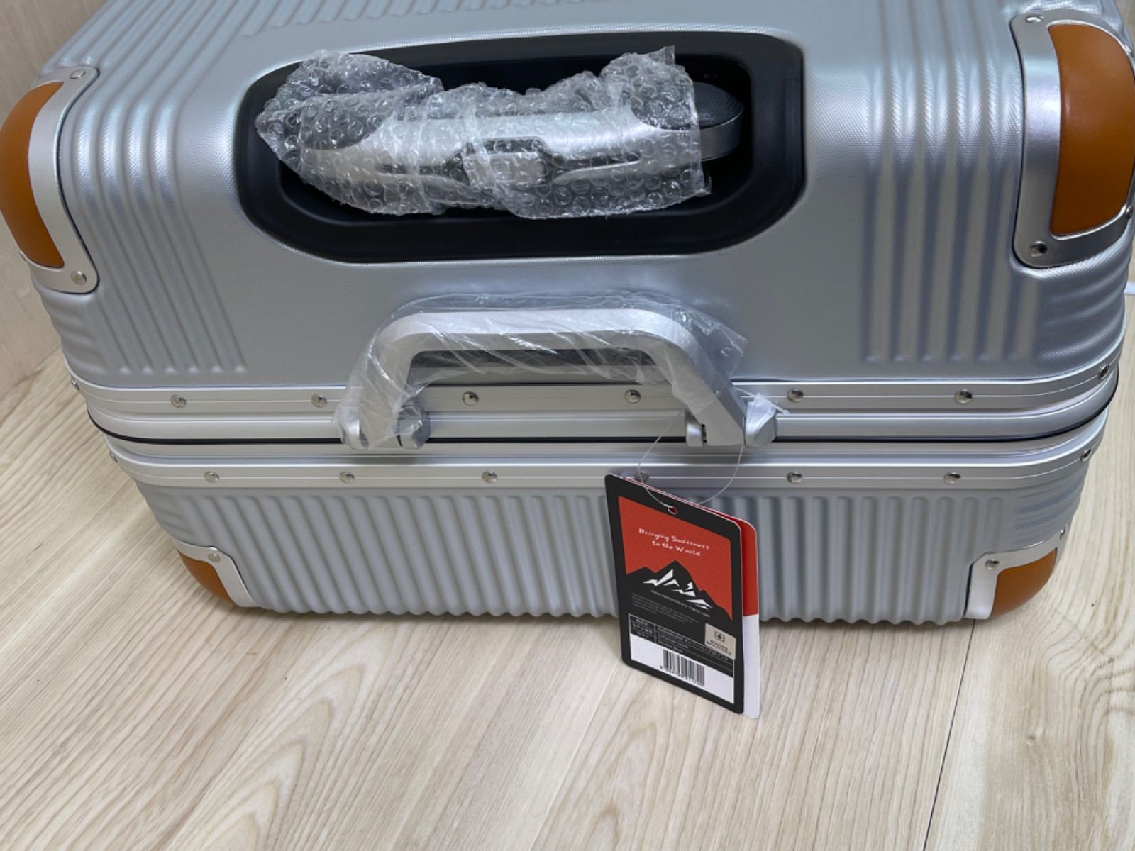 スイスミリタリー プレミアム Cタイプ 64L SM-C624 ホワイト スイスミリタリー スーツケース プレミアム Cタイプ 64L SM-C624