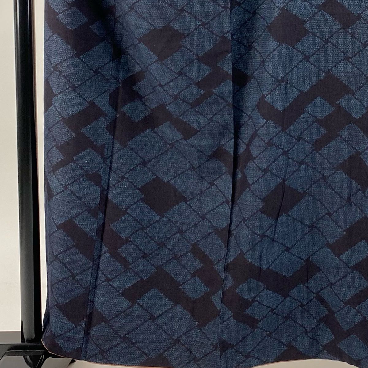 結城紬 身丈161.5cm 裄丈64cm M 袷 本場結城紬 100亀甲 証紙 菱文 亀甲絣 藍色 正絹