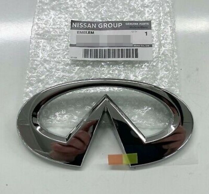 日産純正品　INFINITI エンブレム ゴールド　レパード　M30用 日産純正品 INFINITI エンブレム ゴールド レパード M30用