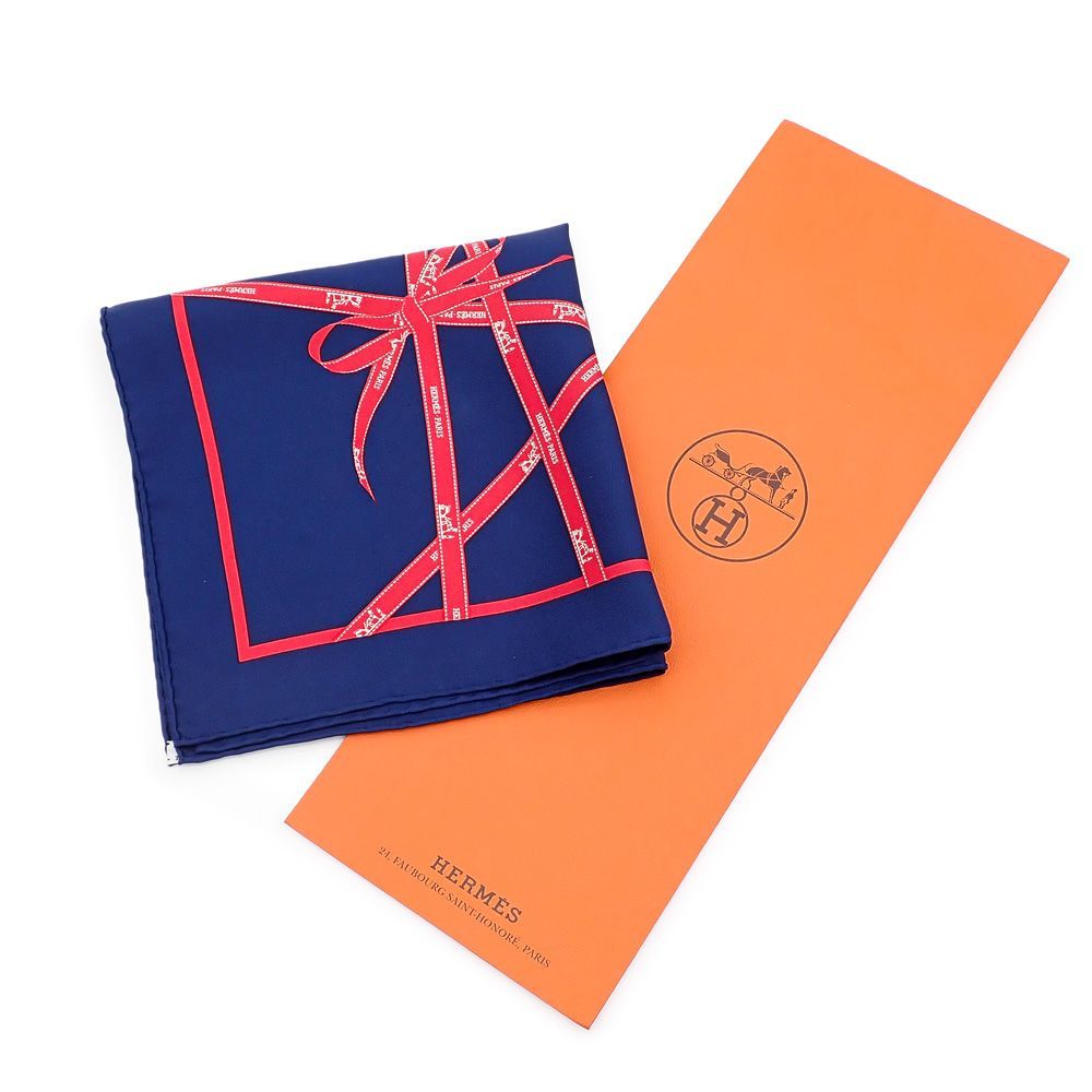 HERMES カレ45 ボルデュック柄 リボン プチカレ シルク 美品 HERMES カレ45 ボルデュック柄 リボン プチカレ シルク 美品