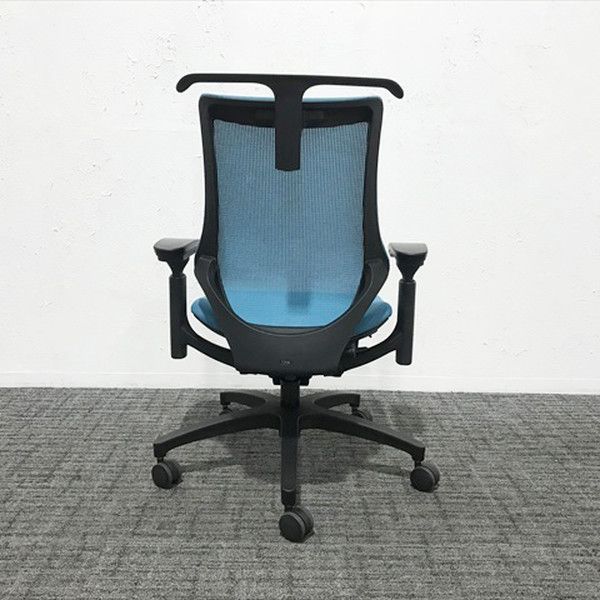 イトーキ エフチェア ハイバック メッシュ ストライプ 固定肘 ハンガー付 ウレタンキャスター 黒ベース シルバー脚 グレー×黒 1脚（メーカー直送 イトーキ エフチェア ハイバック メッシュ ストライプレイヤー 固定肘