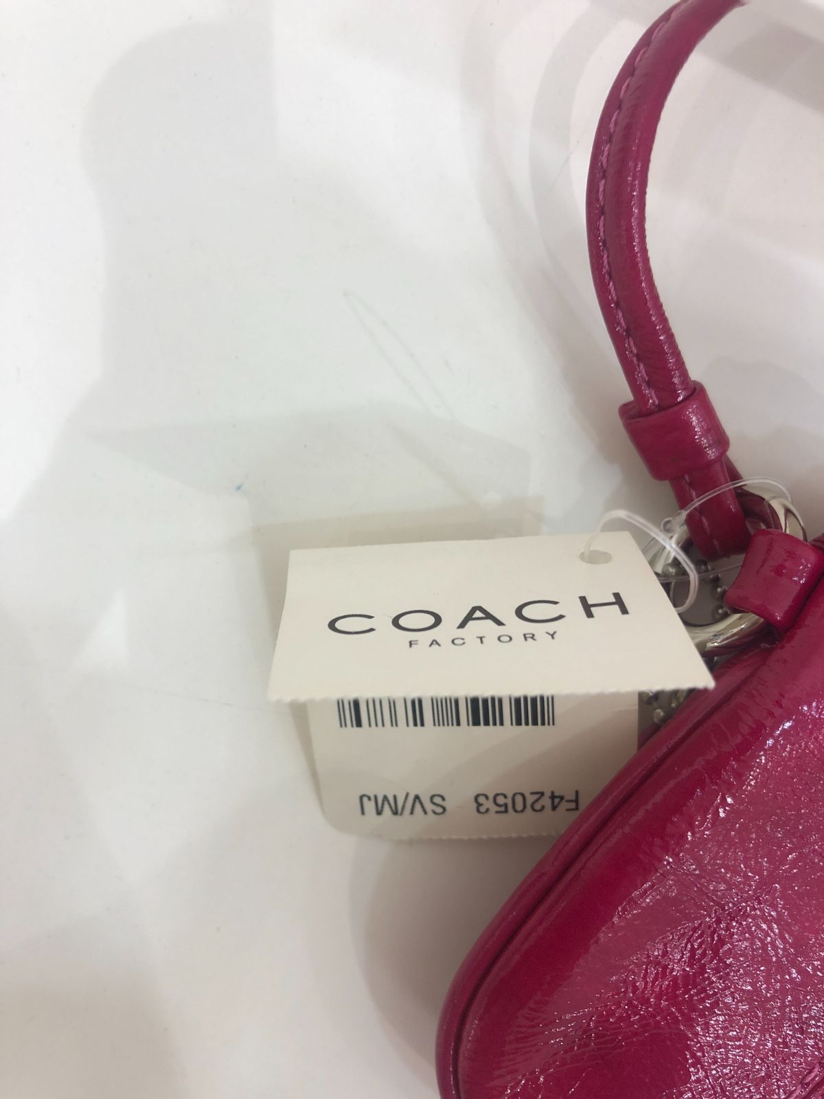 A【未使用】COACH コーチ ポーチ 小物入れ エナメル PUP 無地 F42053