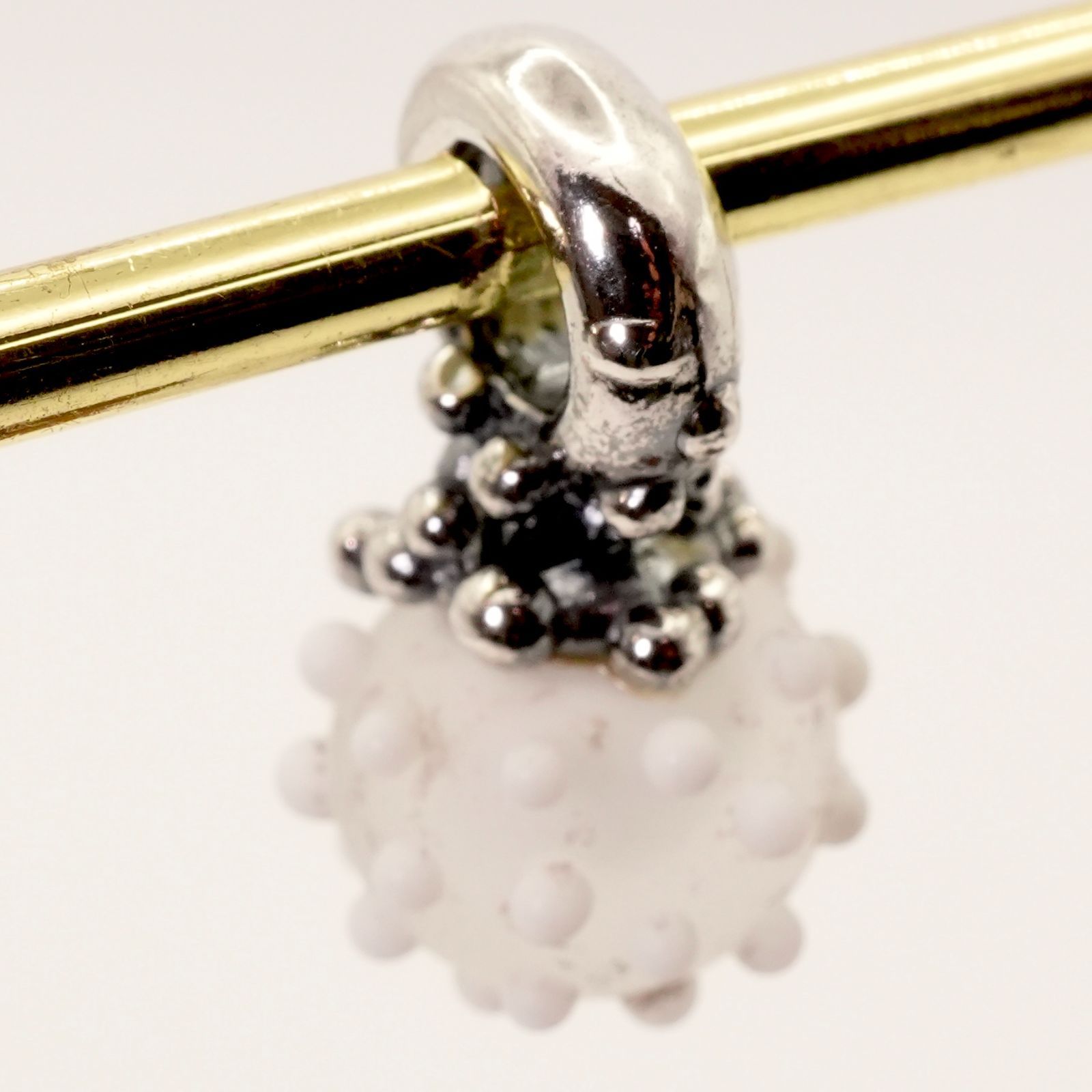 トロールビーズ ウインター スノー ビーズ trollbeads/25-835 - メルカリ