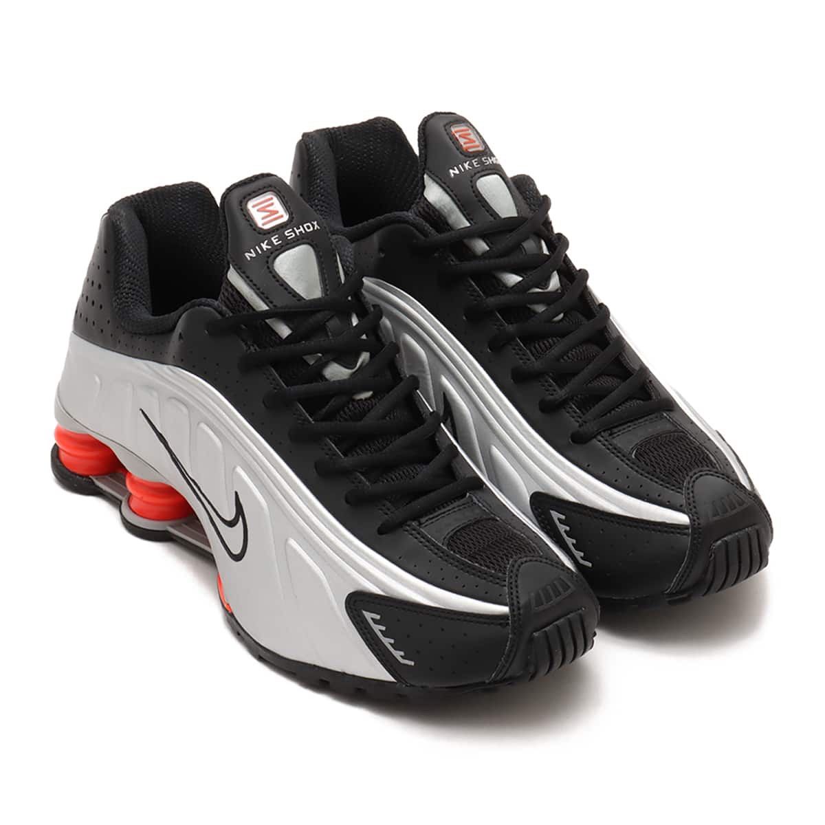 Nike Shox R4 シューズ シルバー/ブラック/レッド 28cm NIKE SHOX R4 BLACK/METALLIC SILVER-TEAM RED（ナイキ