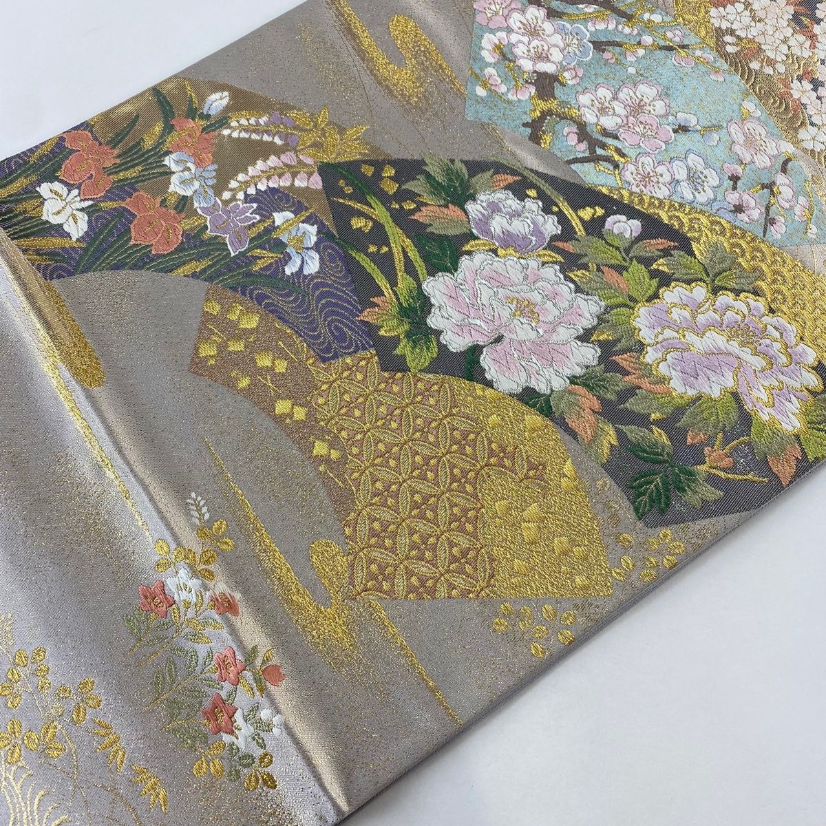 袋帯 美品 秀品 四季粋扇文 金糸 箔 灰茶 六通 正絹 【中古】 - メルカリ