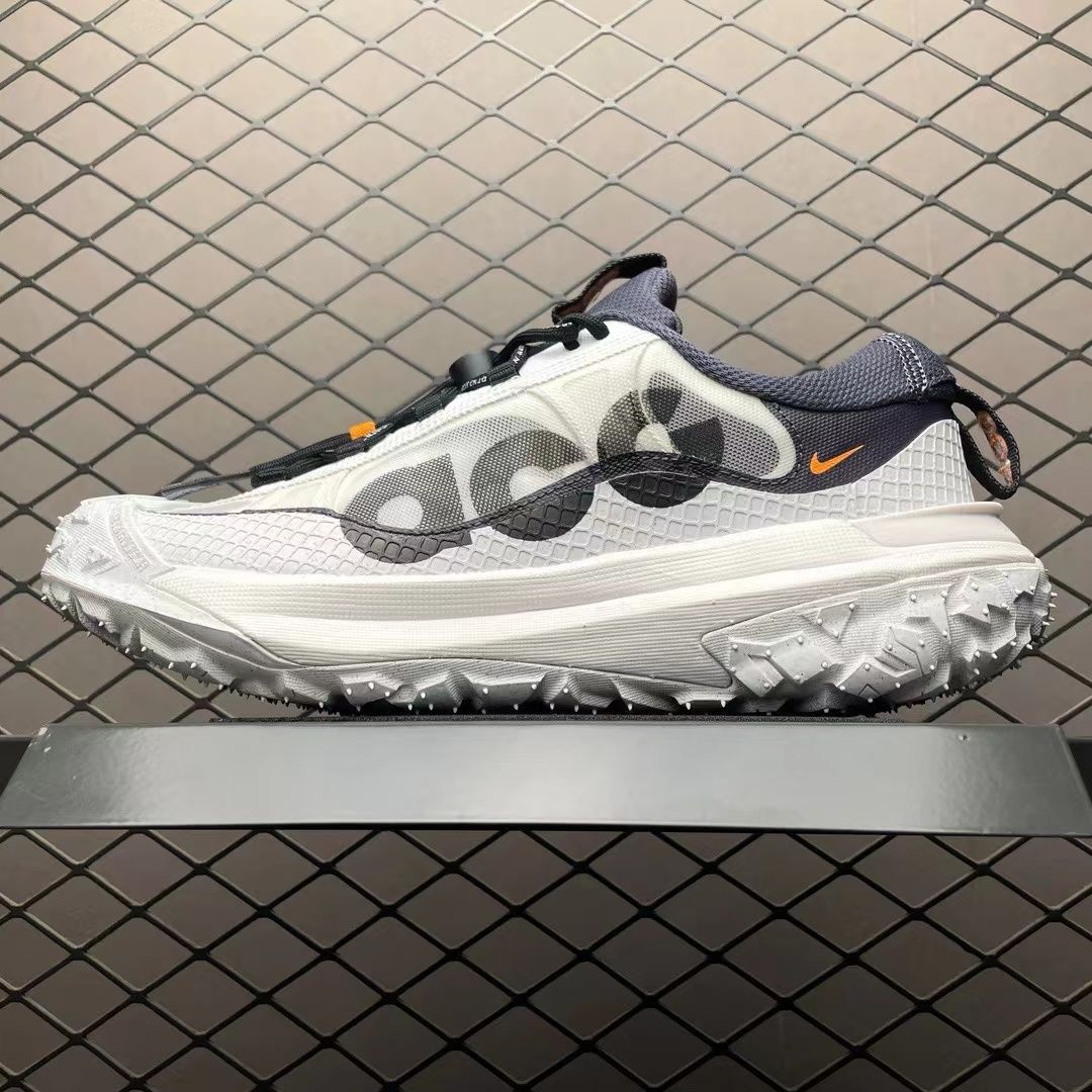 ナイキ NIKE ACG MOUNTAIN FLY 2 LOW 白