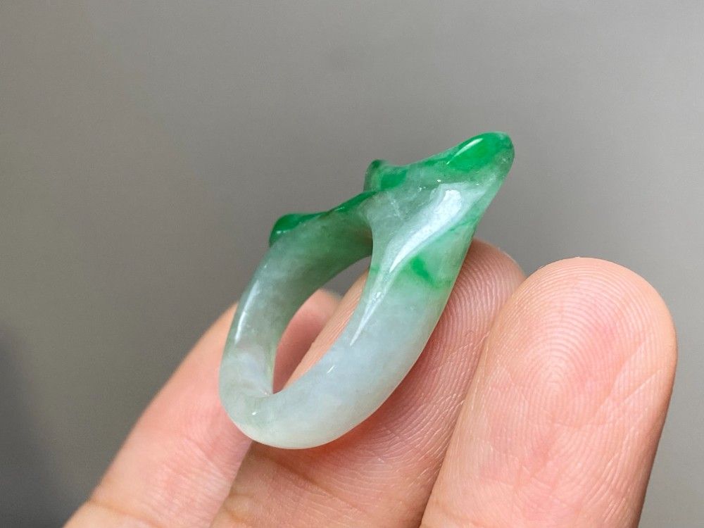 天然ミャンマー産A貨翡翠（ヒスイ）の貔貅リング フリーサイ