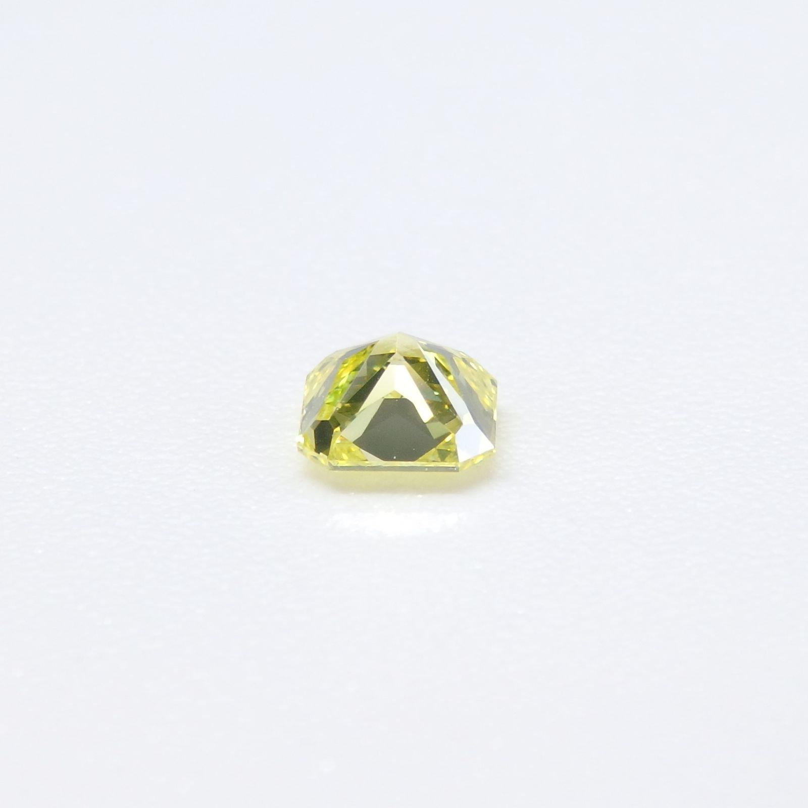 カラーダイヤモンド 0.361ct VVS-1 鑑別書付き スクエア ルース