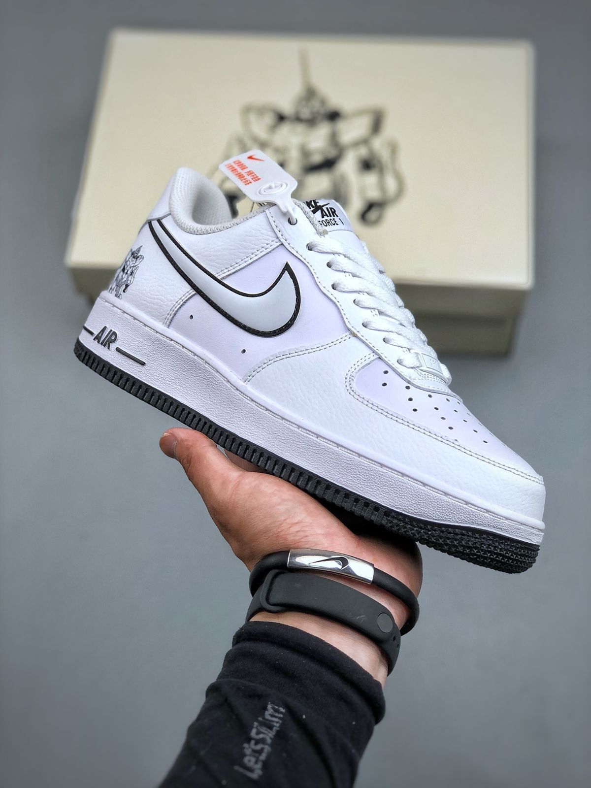 ナイキ スニーカー Nike Air Force 1'07 Low 男女兼用 並行輸入品